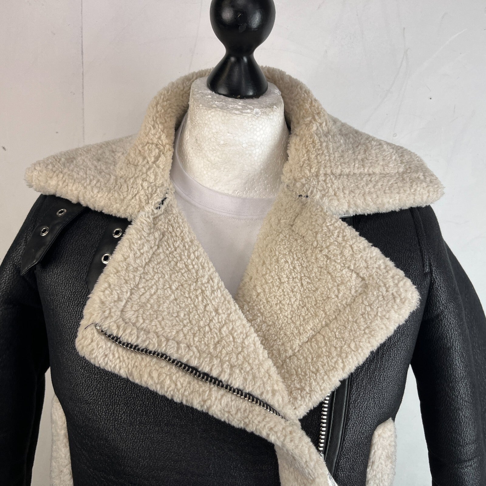 Stradivarius Double Faced Black Cropped Leather Look Aviator Jacket size Small