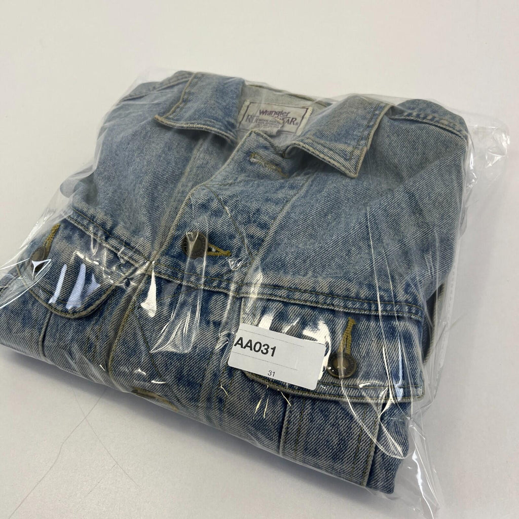 Vintage Wrangler Rugged Wear Denim Jacket with USA Flag size L (14-16) Punk