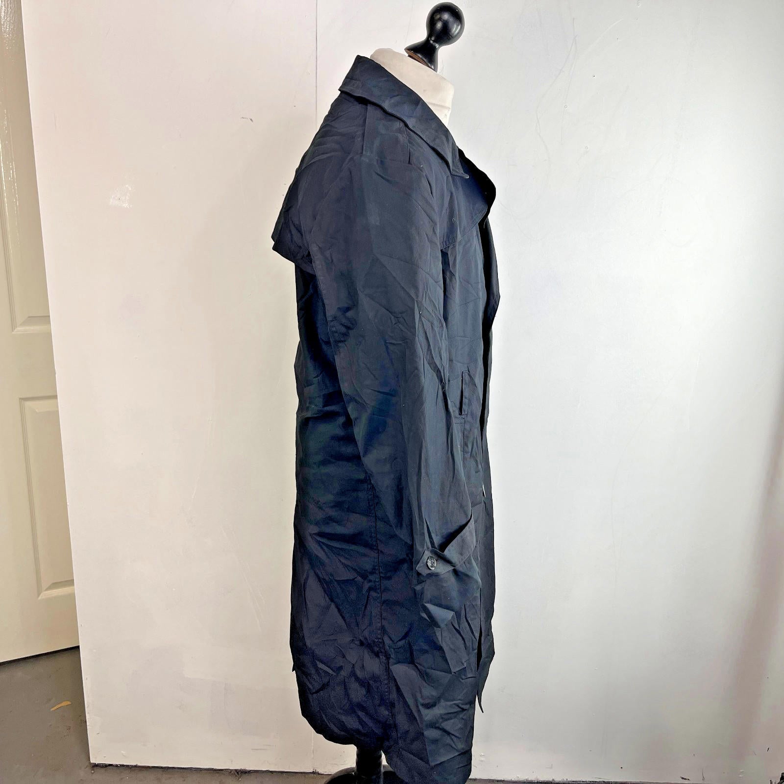 Vintage US Army Military Long Trench Coat Raincoat in Black size 42R