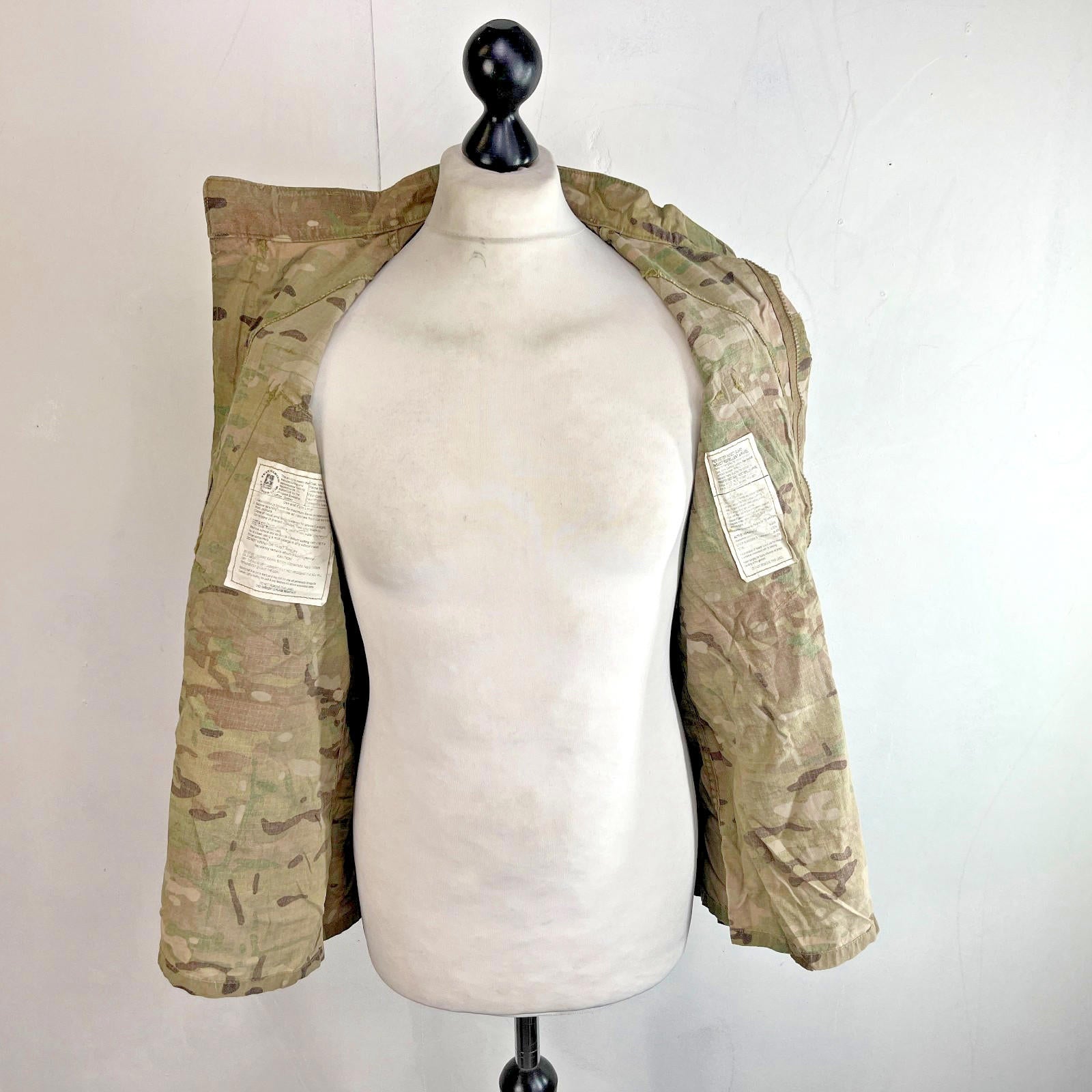 US Military OCP Scorpion Camouflage FRACU Combat Jacket size Medium Reg