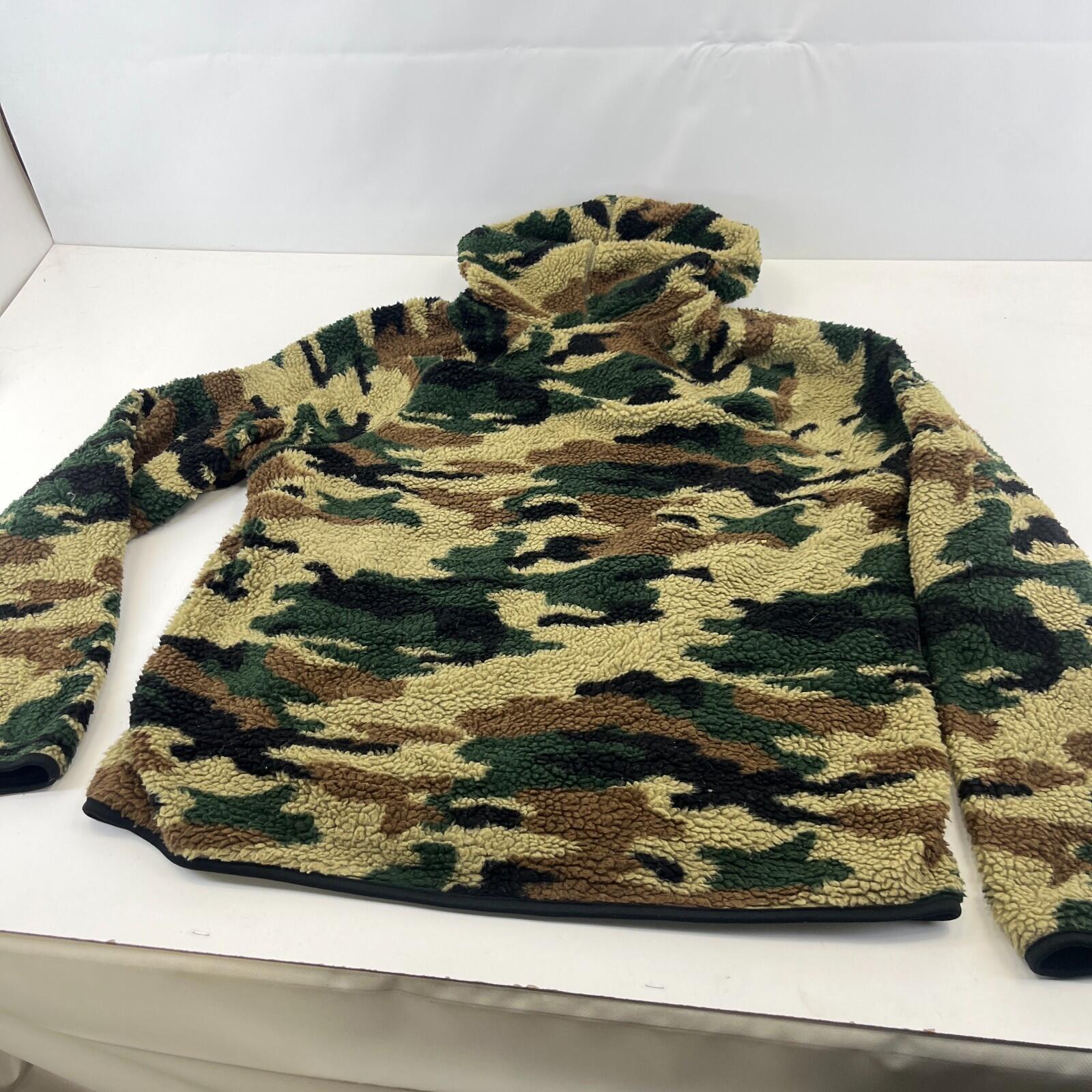 Vintage Y2K Urban Pipeline Camo Fleece Jacket with Hood size XL