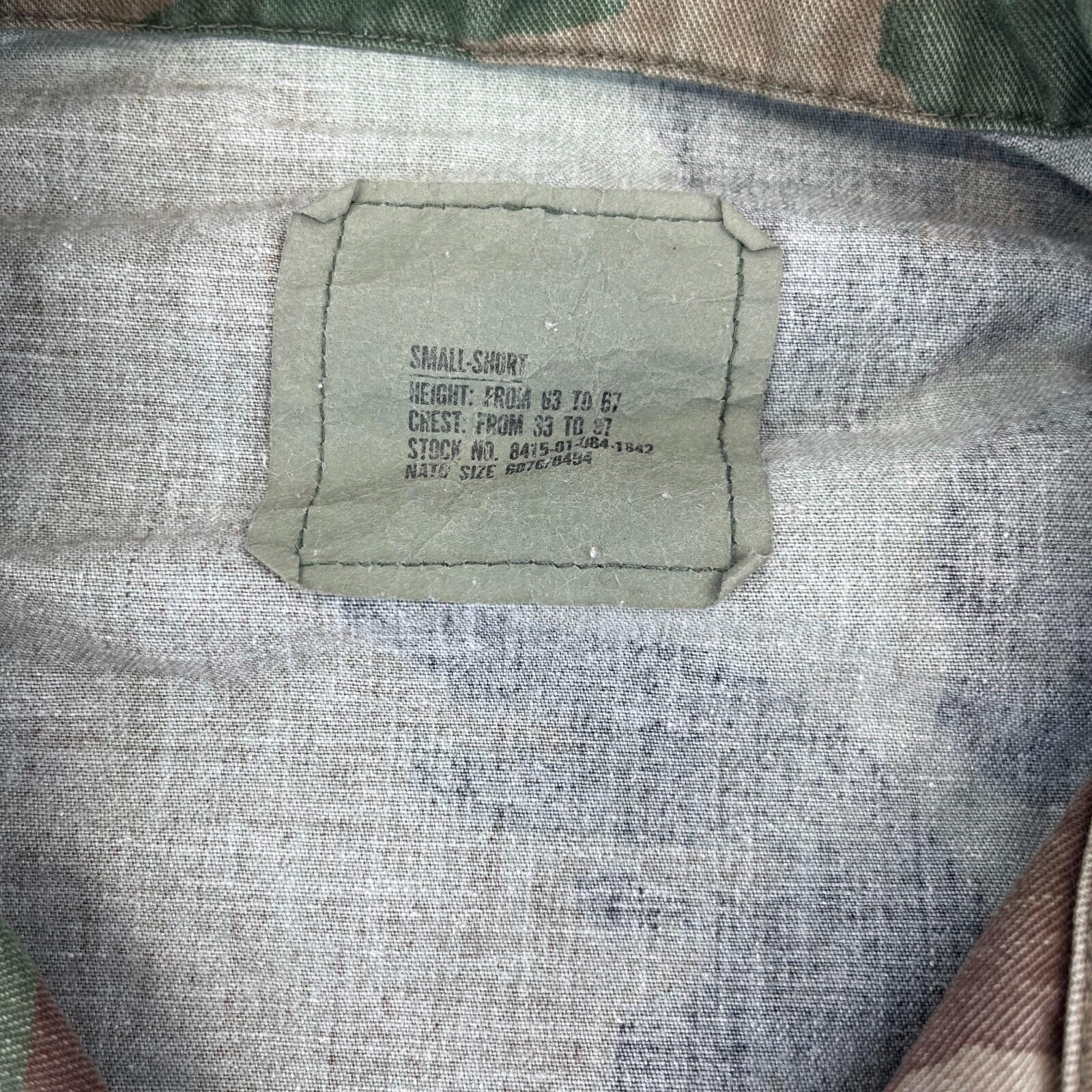 Vtg US Air Force Military Jacket Men's size Small-Short Green Camo Field Army