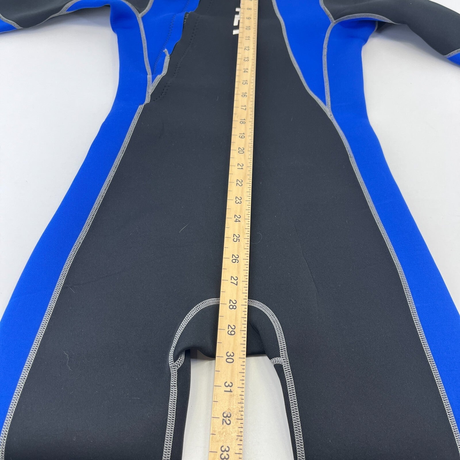 Osprey Women's Full Wetsuit size 34 Black & Blue - Mint Condition