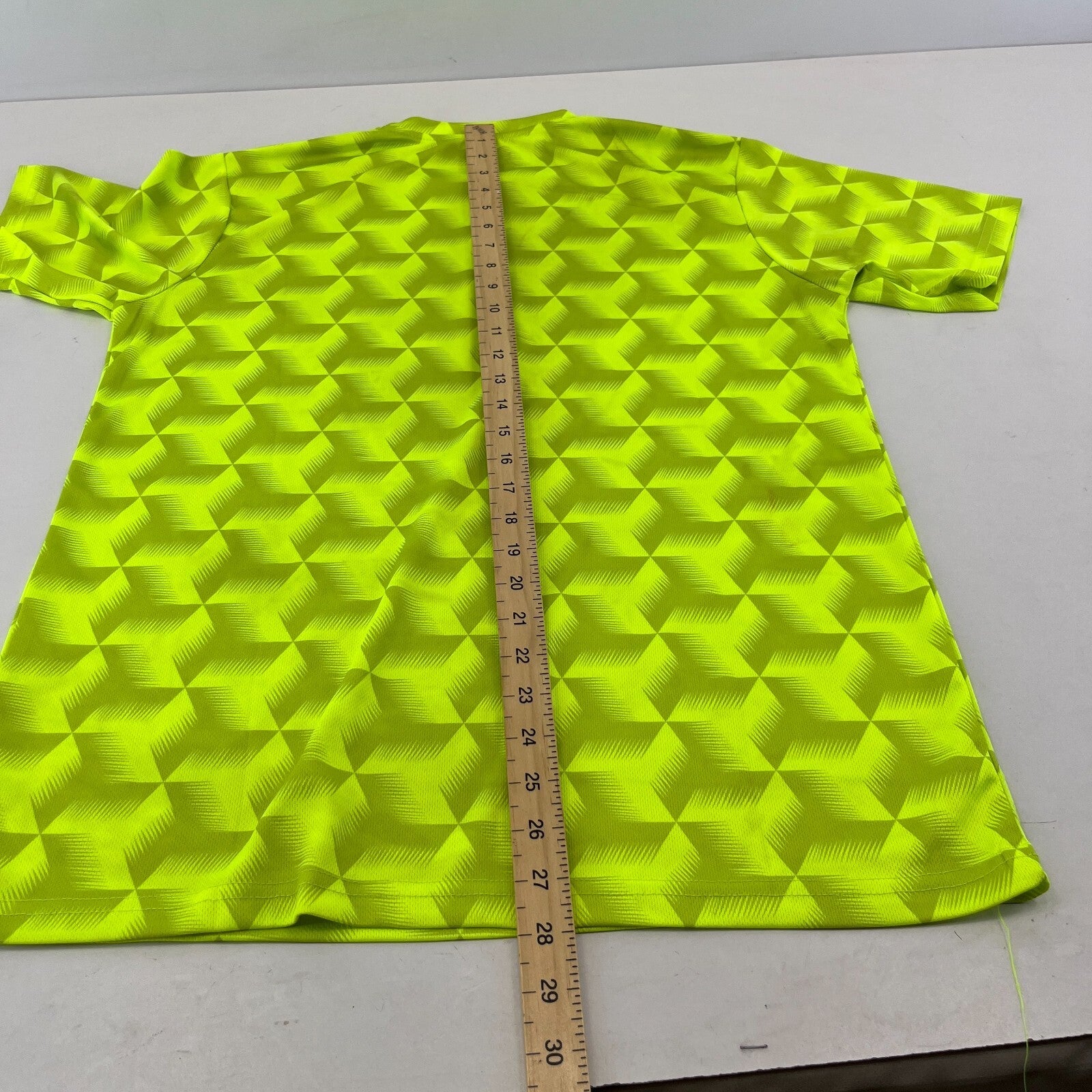 Under Armour Men's T-Shirt Fluorescent Green size Small - Logo Gym Wear