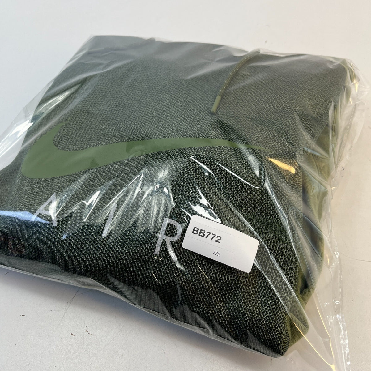 Nike Air Max Hoodie in Green Mens size Large with Kangaroo Pocket