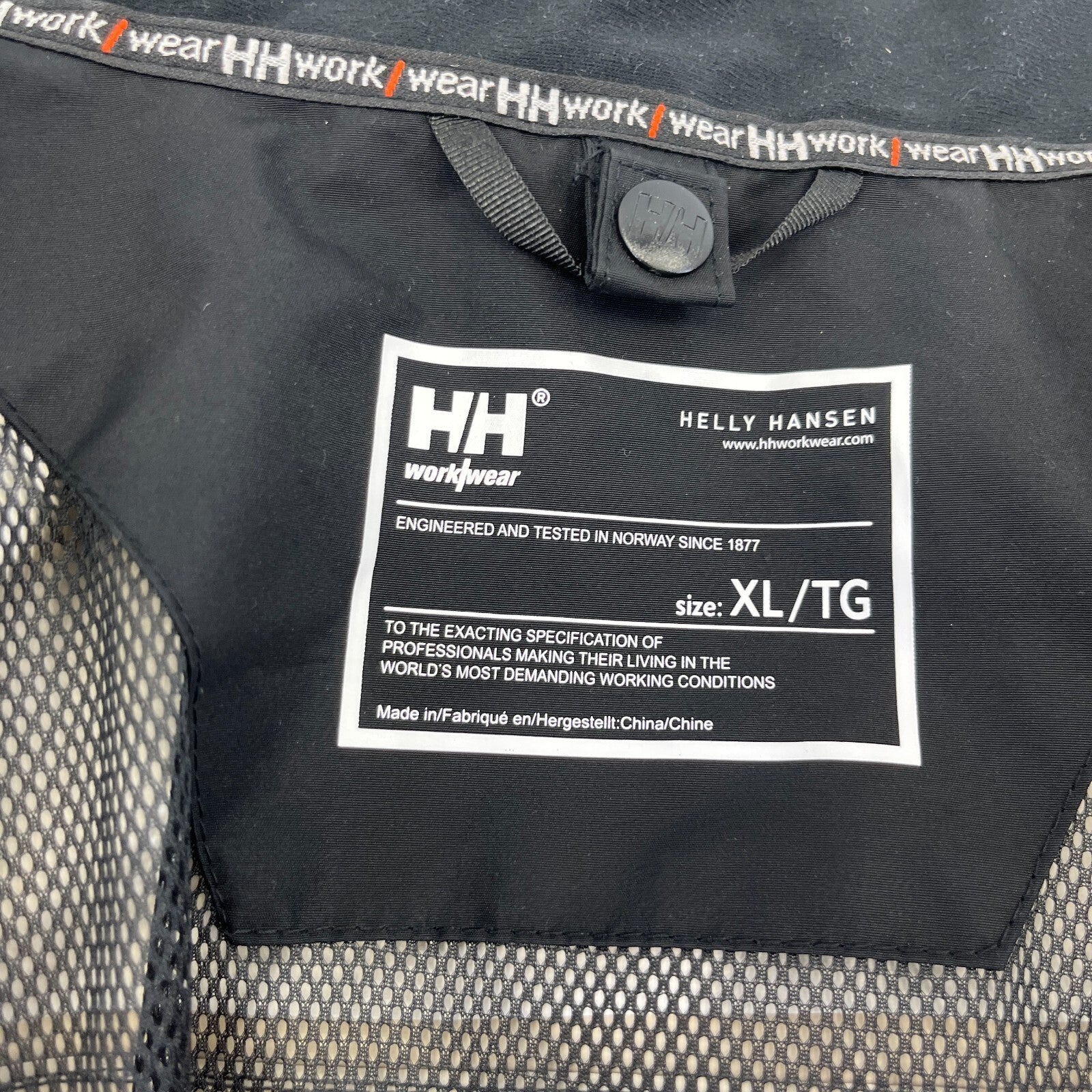 Helly Hansen Helly Tech Workwear Hooded Waterproof Jacket in Black size XL