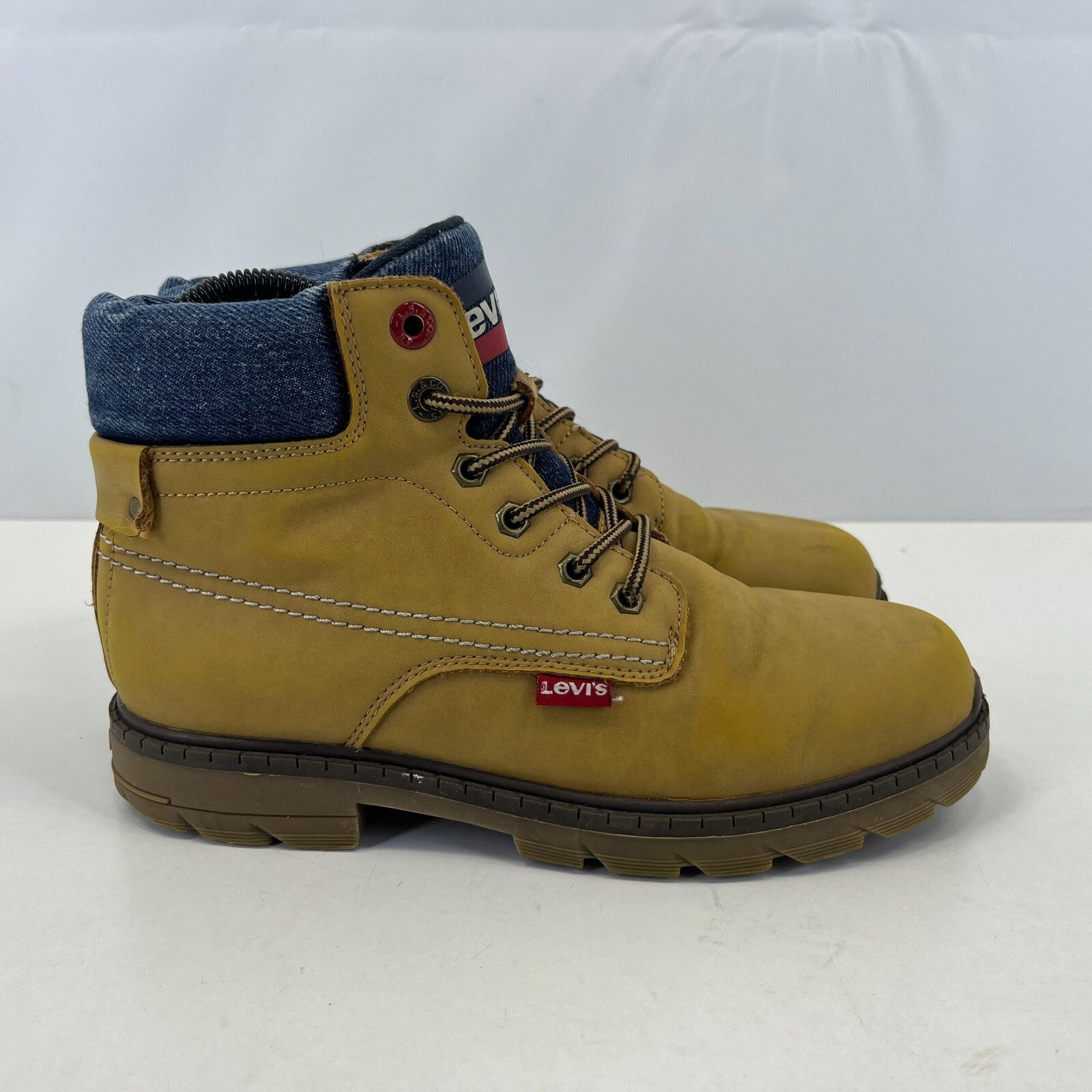 Levis Women’s Tan Leather Boots Lace-up Wheat Brown Chukka Red Tab  size UK 4