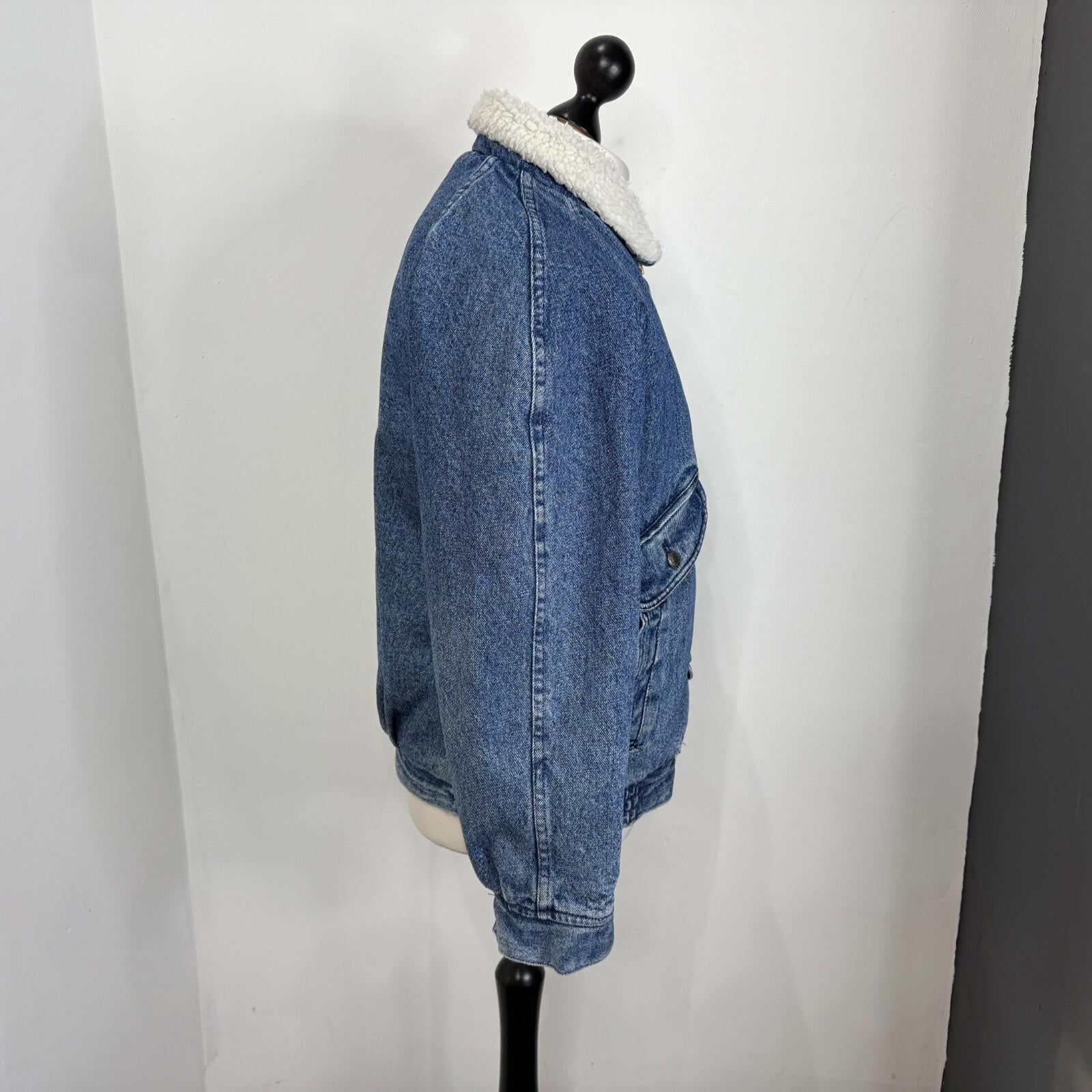 Levi's Trucker Sherpa Lined Denim Jacket Men's US size S (fits like M Loose Fit)