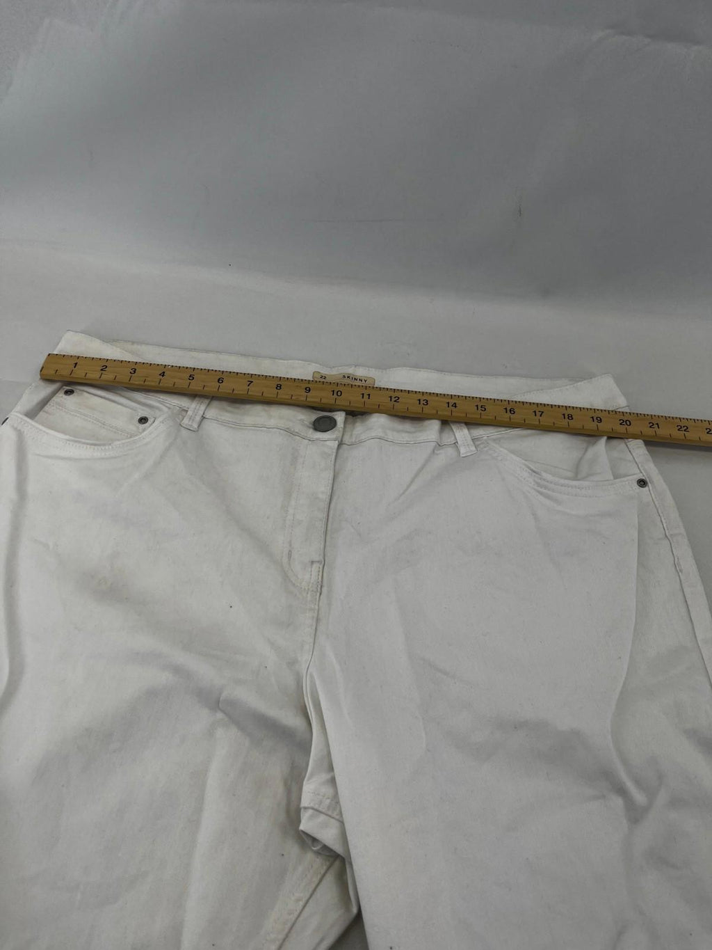 Nutmeg Skinny Tapered Jeans in White UK Women's size 22 - NWOT