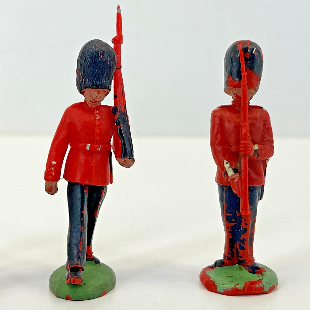 Lot of 4 British Guards Figures by Britains Herald 1:32 Shoulder Arms