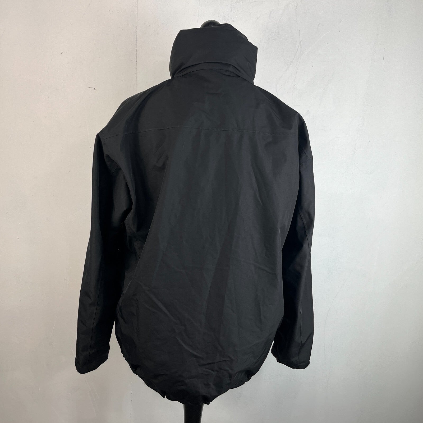 Helly Hansen Helly Tech Workwear Hooded Waterproof Jacket in Black size XL