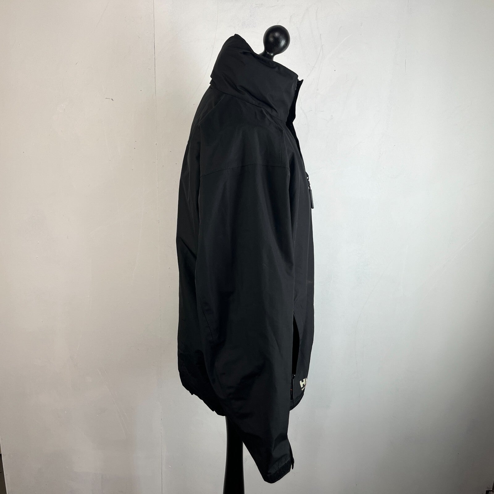Helly Hansen Helly Tech Workwear Hooded Waterproof Jacket in Black size XL