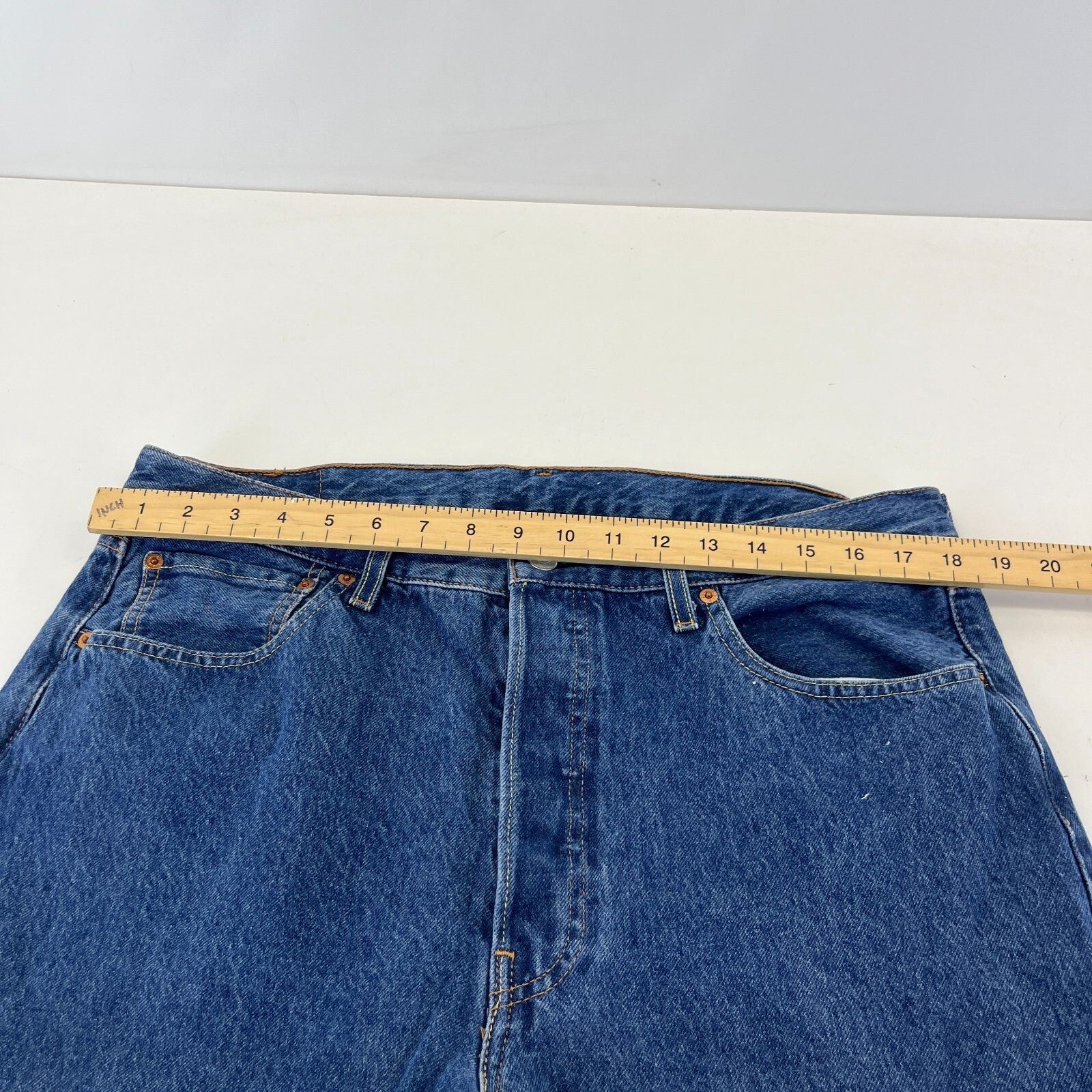Authentic Men's Levi 501 Jeans - Straight Leg - Blue - W36" L32" - VGC
