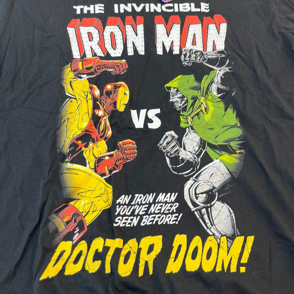 Marvel Iron Man vs Doctor Doom T-Shirt Black Graphic Comic Tee Cotton Top - M