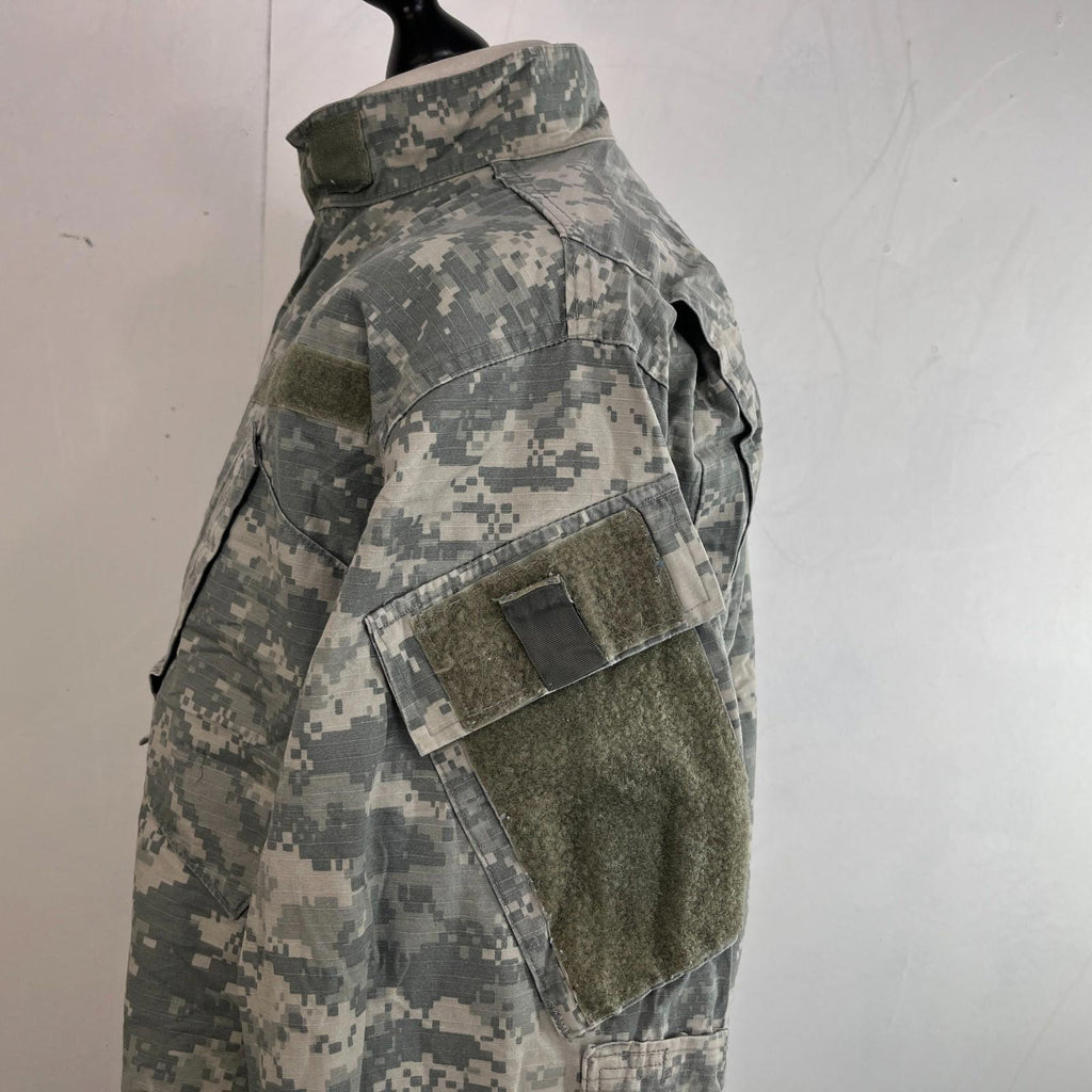 US Military Combat Jacket Mens size Medium Short Hot Weather Digital Camo