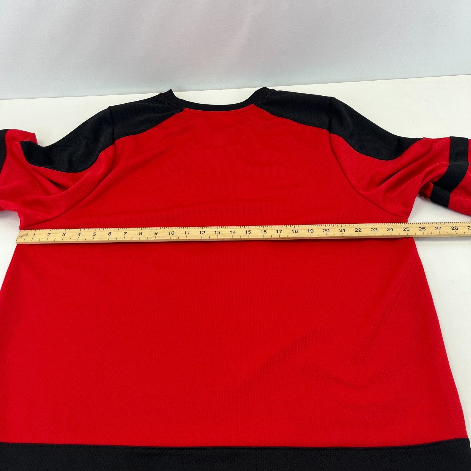 Vintage Canada Hockey Jersey Red/Black Men’s size Large