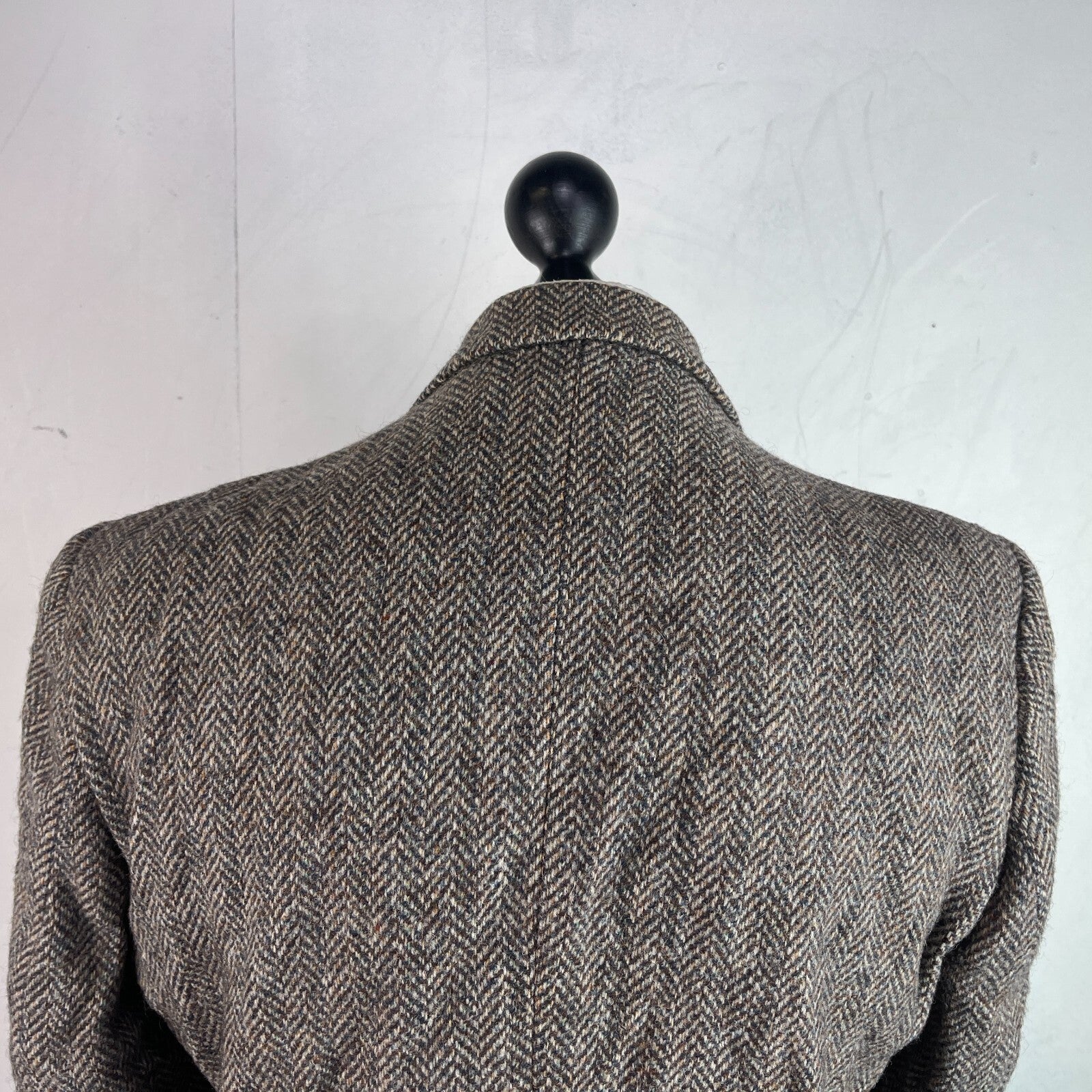 Crombie Men's Brown Herringbone Pure Wool Blazer size Medium