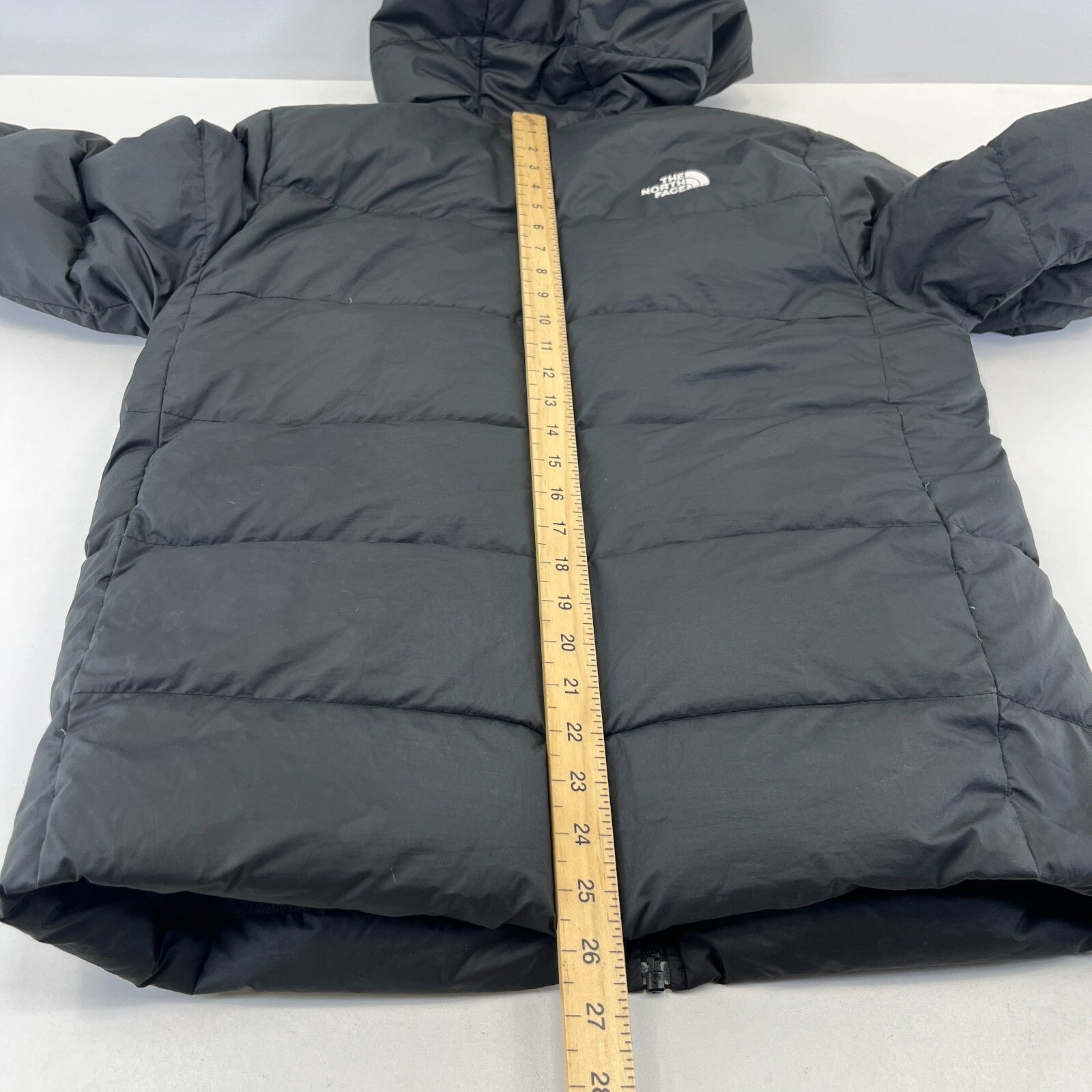 The North Face 550 Down Filled Padded Puffer Jacket in Black Youth Junior XL