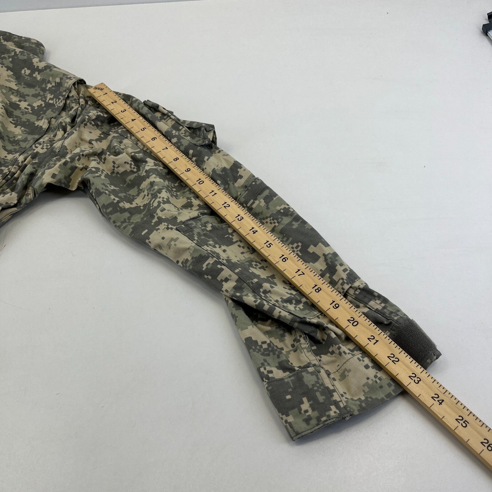 US Army Issue Digital Jacket Camo Combat Uniform Surplus US size Small-Regular
