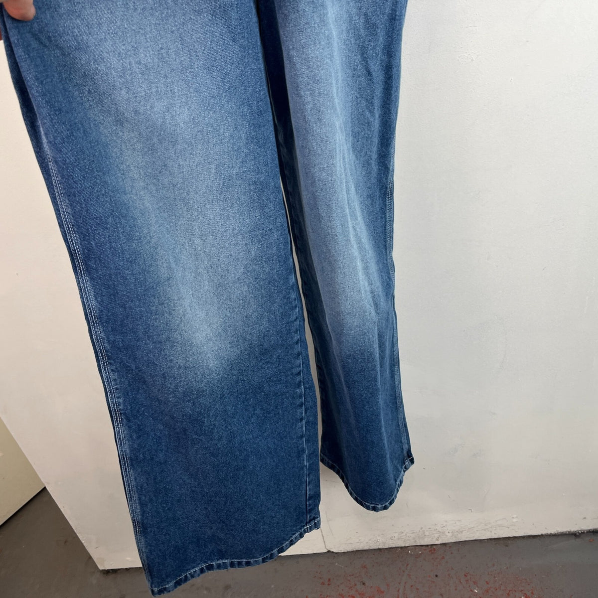 Kickers Classics Baggy Denim Dungarees Overalls Mid Blue Wash size 30 L31" BNWT