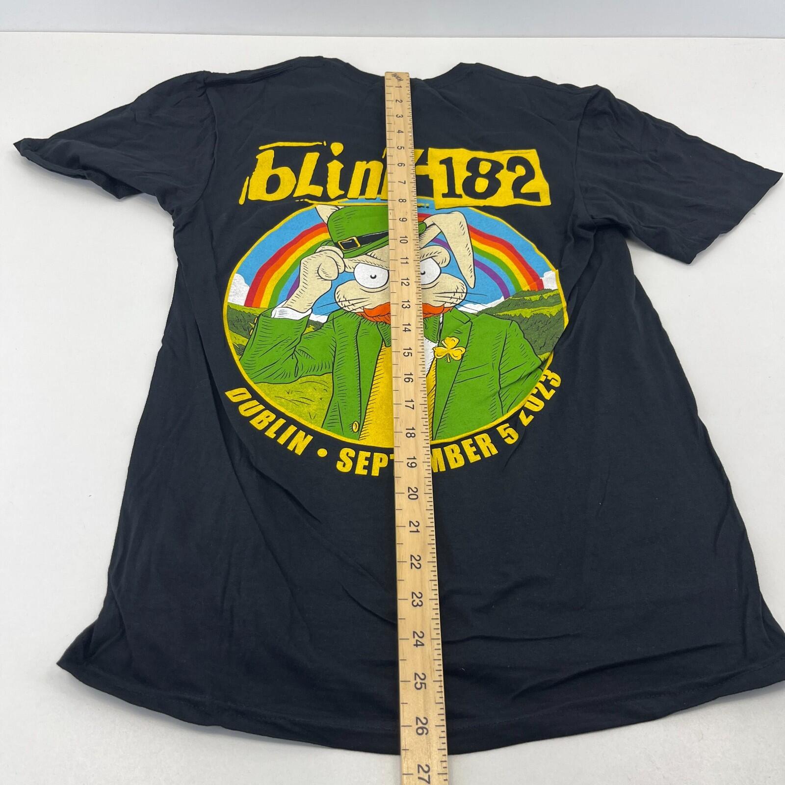 Blink 182 T Shirt Dublin 2023 Tour Black & Yellow size Small Rabbit Print