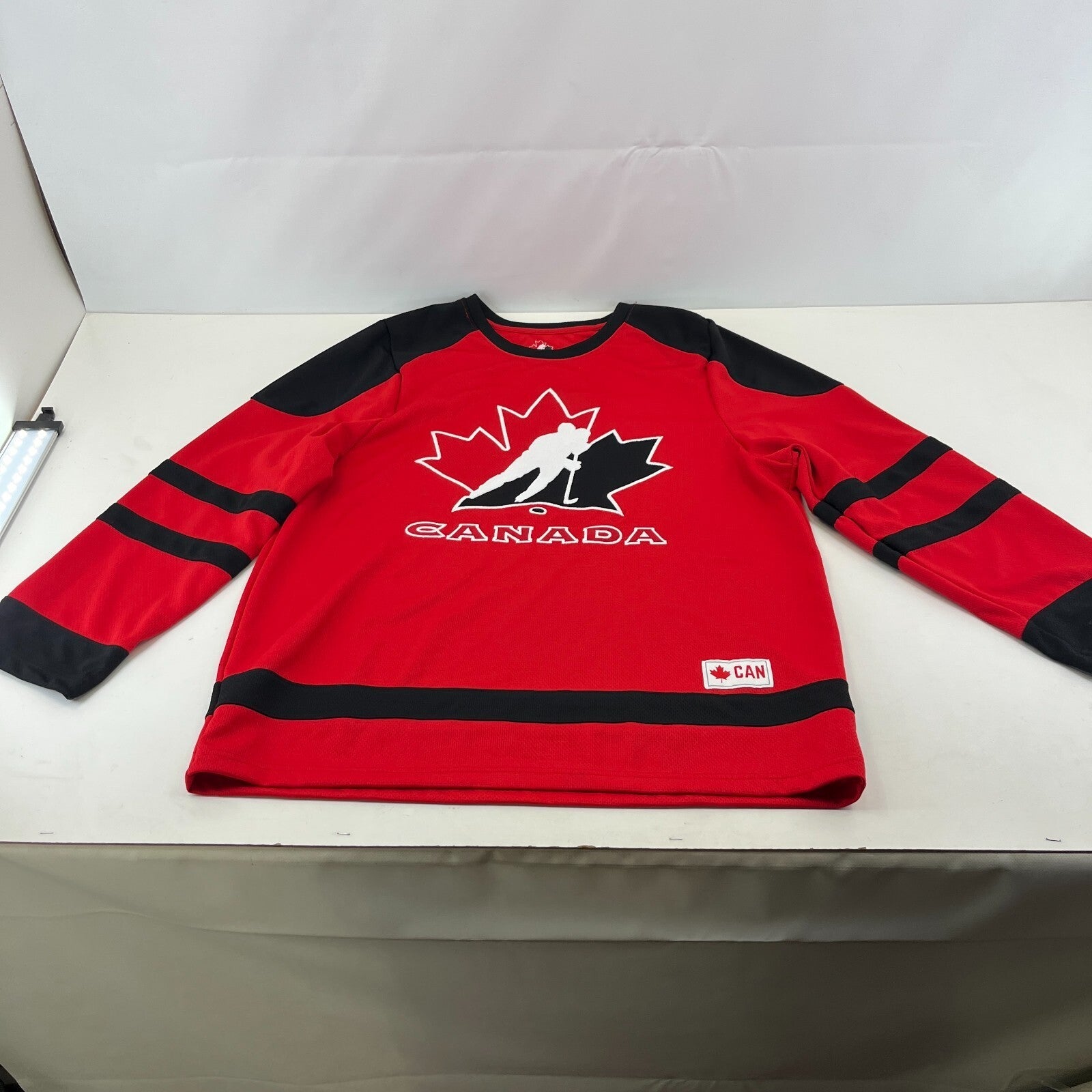 Vintage Canada Hockey Jersey Red/Black Men’s size Large