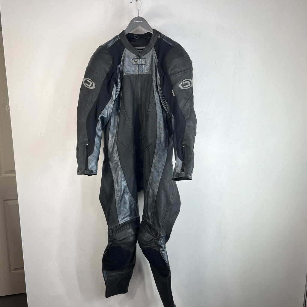 Duchinni 1 Piece Leather Suit with Hump Men's UK 40 EU 50 Black & Gunmetal Grey