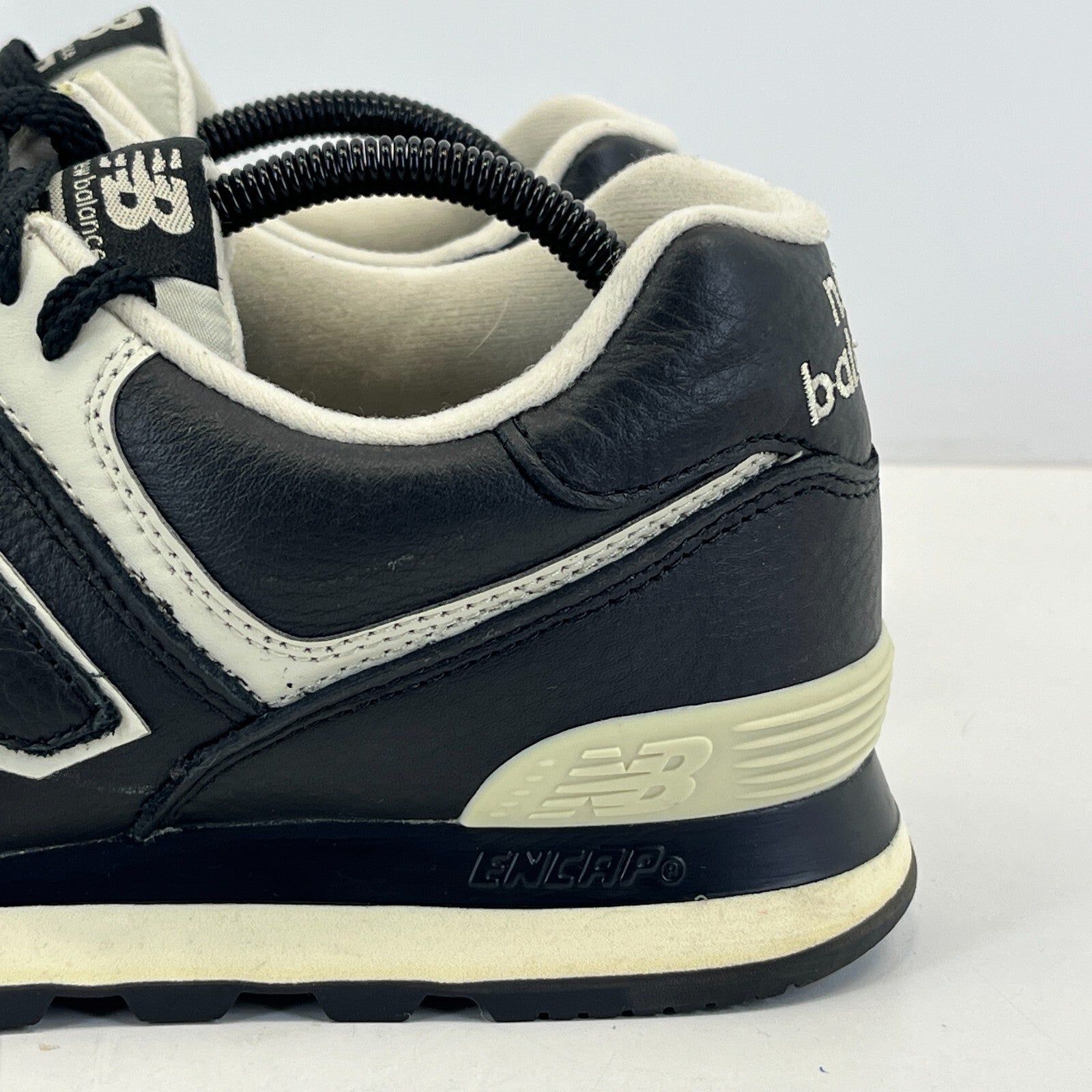 New Balance 574 Classic Leather Black & Off-White Trainers size UK 9.5 - EU 44