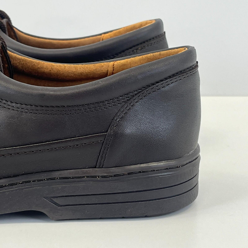 Men's Clarks Brown Leather Loafers Shoes size UK 10 G - EU 44 1/2 - New Boxed