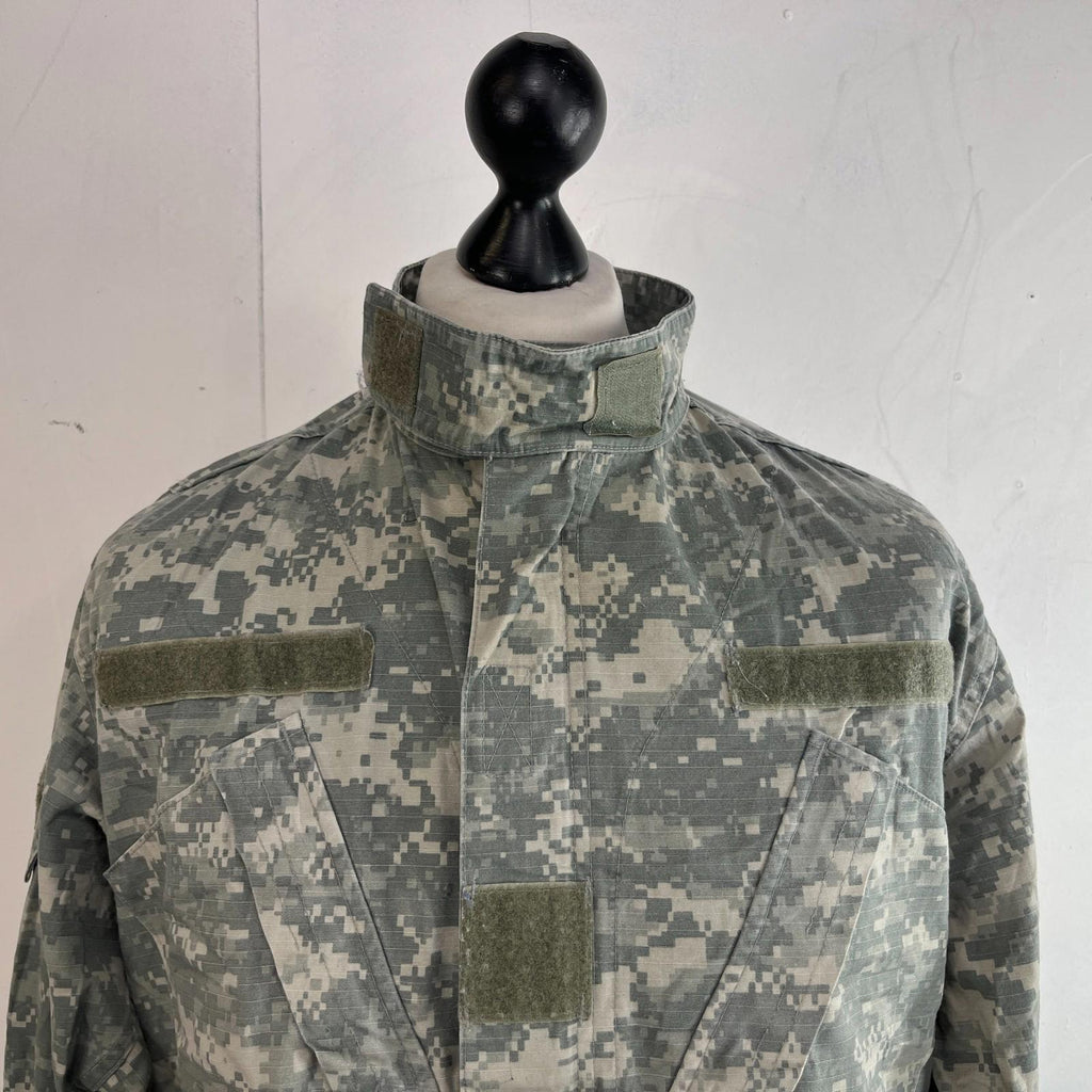 US Military Combat Jacket Mens size Medium Short Hot Weather Digital Camo