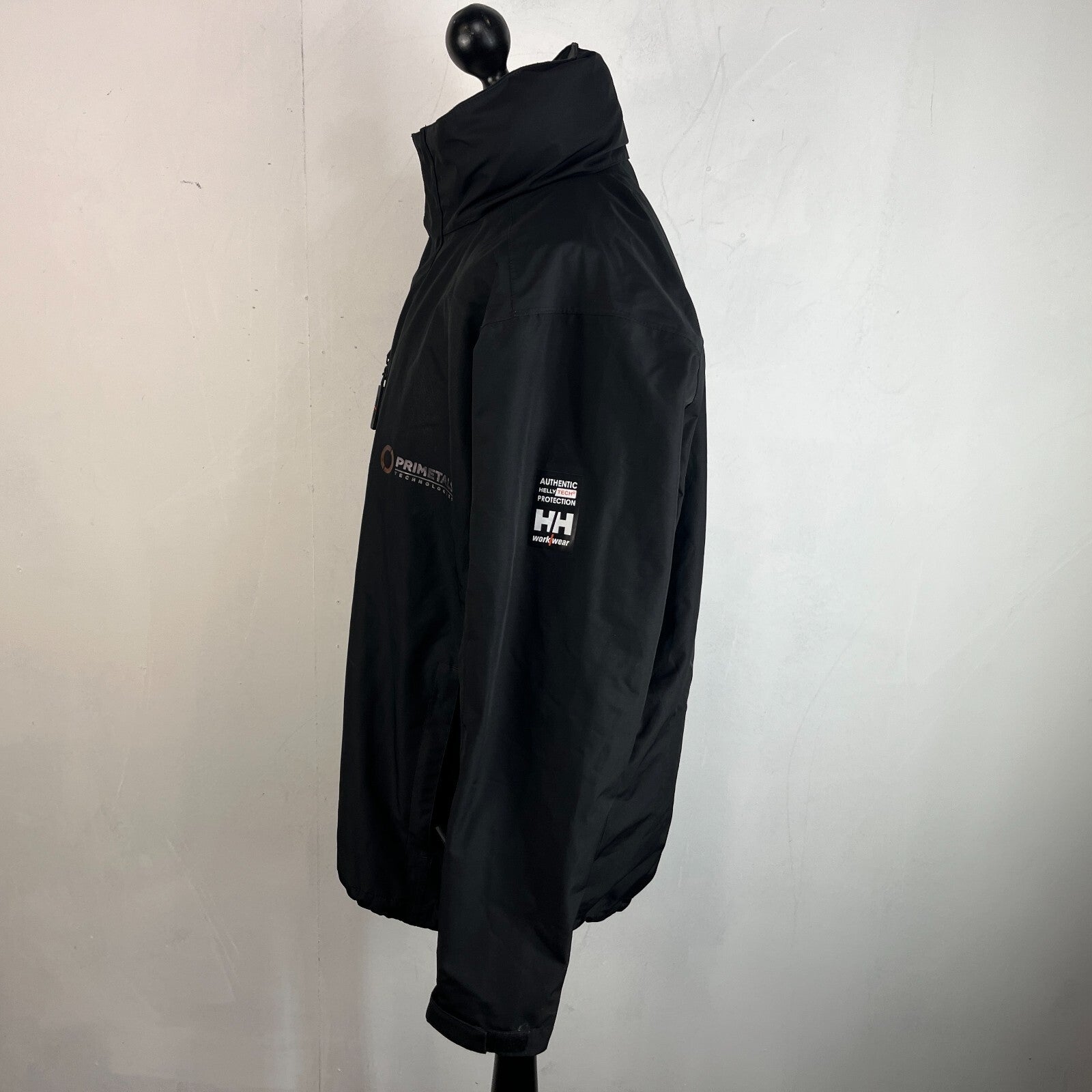 Helly Hansen Helly Tech Workwear Hooded Waterproof Jacket in Black size XL