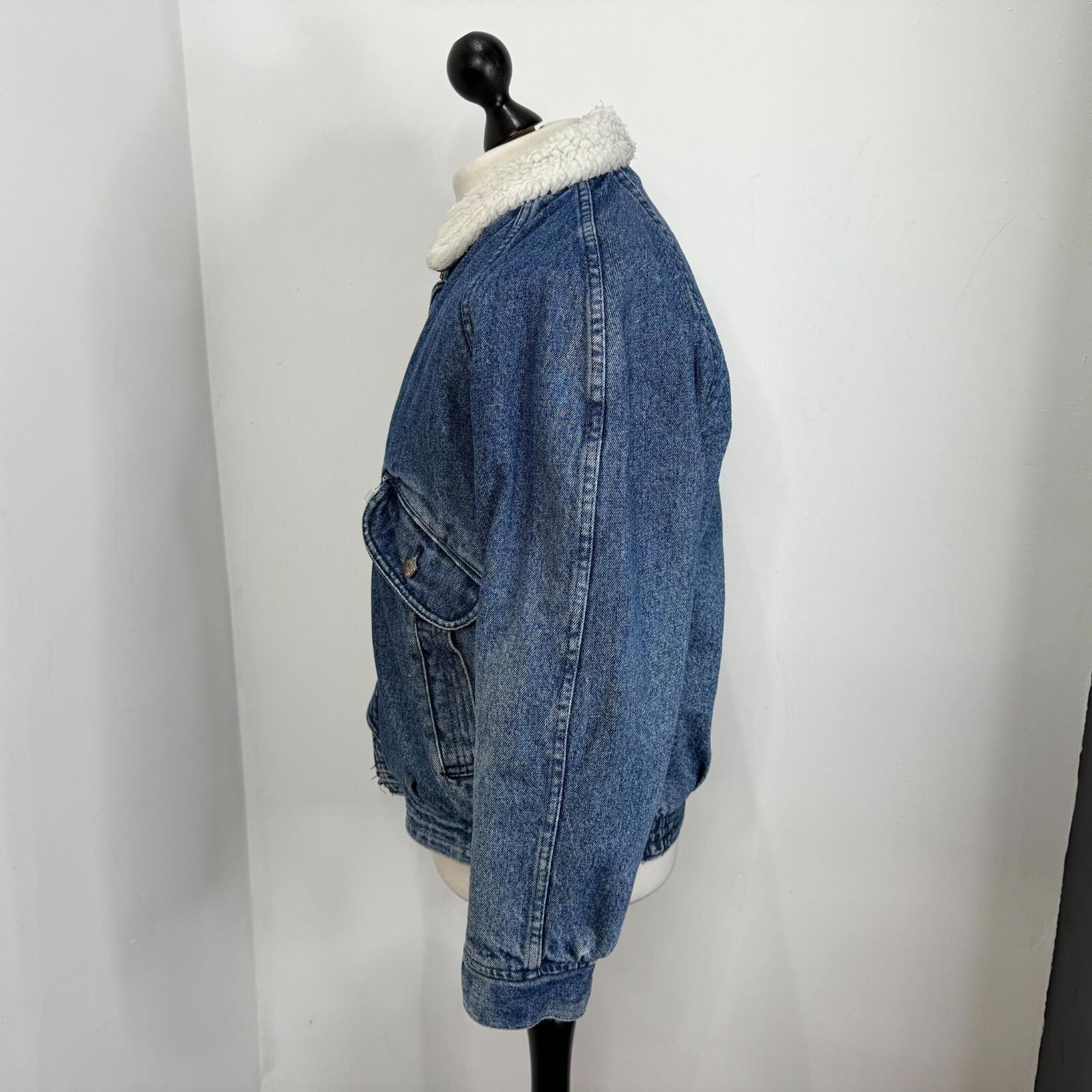 Levi's Trucker Sherpa Lined Denim Jacket Men's US size S (fits like M Loose Fit)