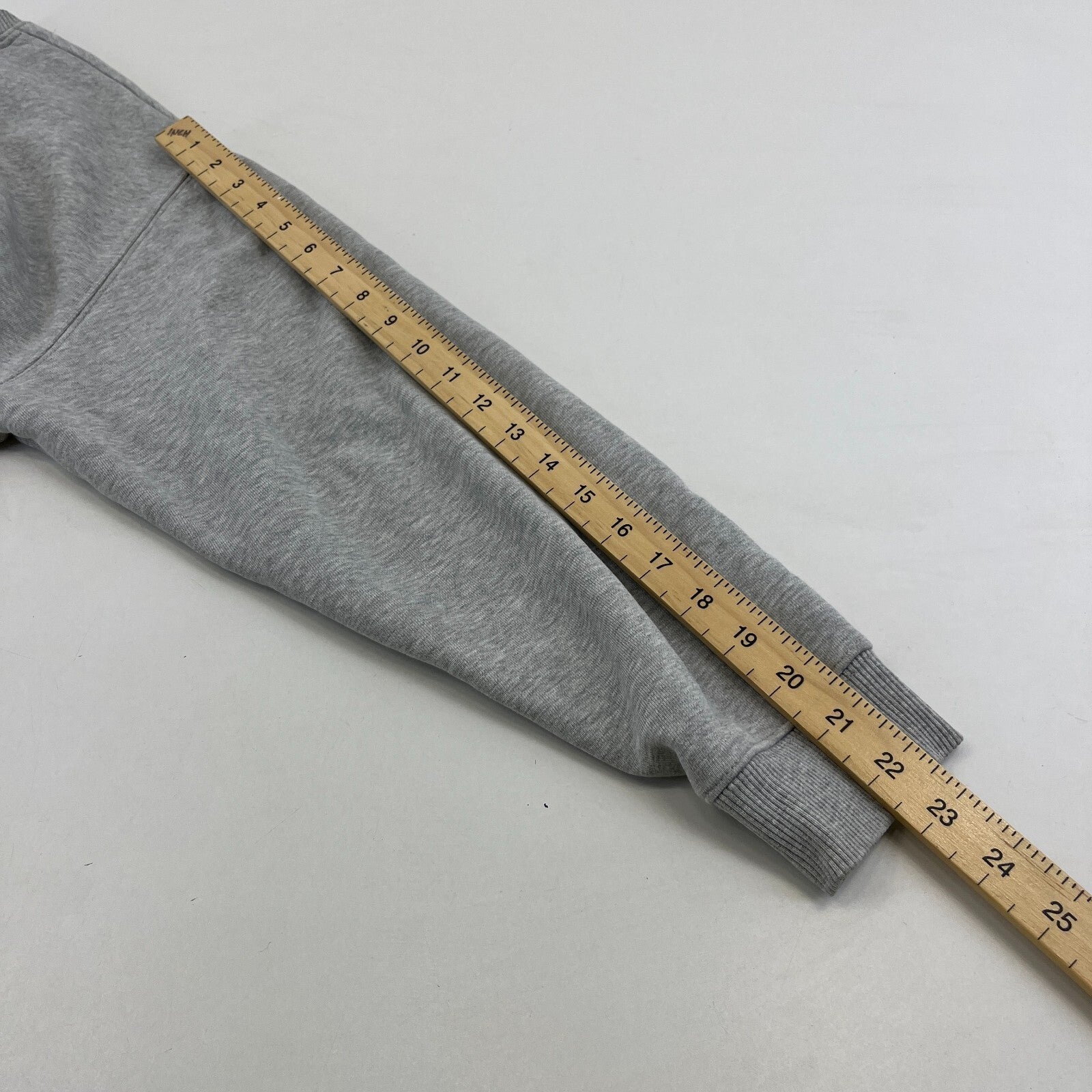 Tommy Jeans Men's Reverse Weave Sweatshirt in Grey Crew Neck size Medium