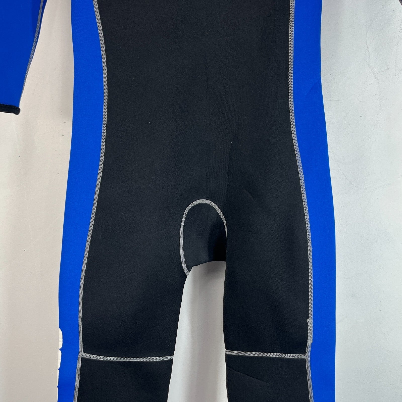 Osprey Women's Full Wetsuit size 34 Black & Blue - Mint Condition