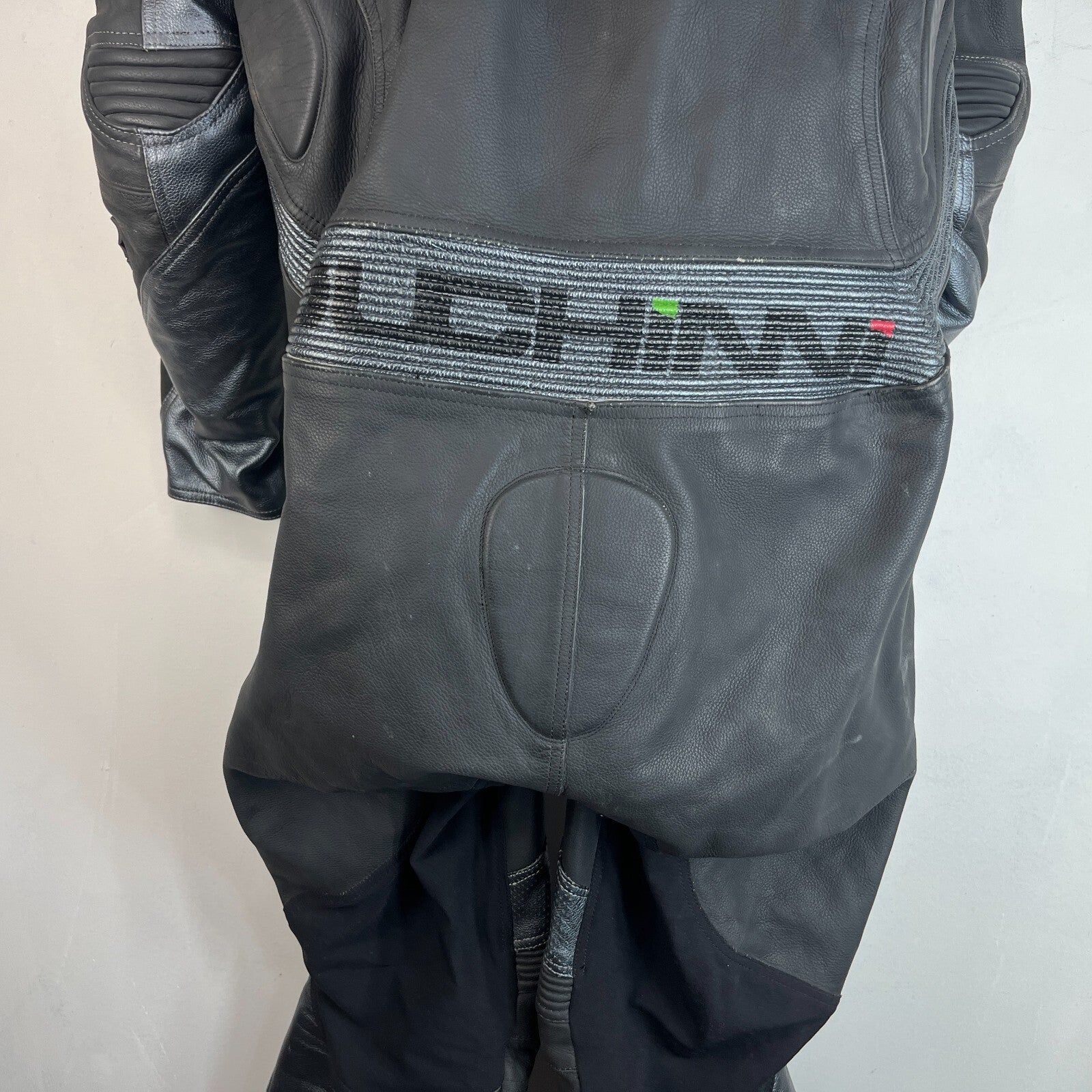 Duchinni 1 Piece Leather Suit with Hump Men's UK 40 EU 50 Black & Gunmetal Grey