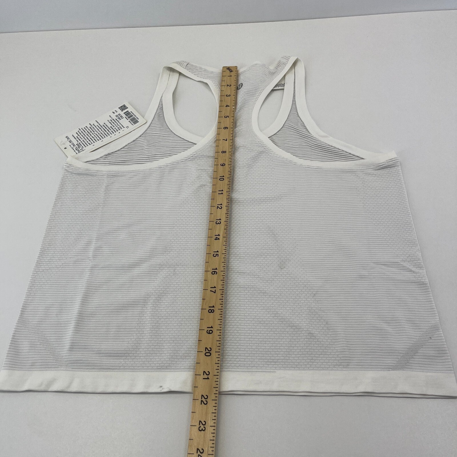 Lululemon Swiftly Tech Racerback Tank Top 2.0 White size UK 16 US 12 - New