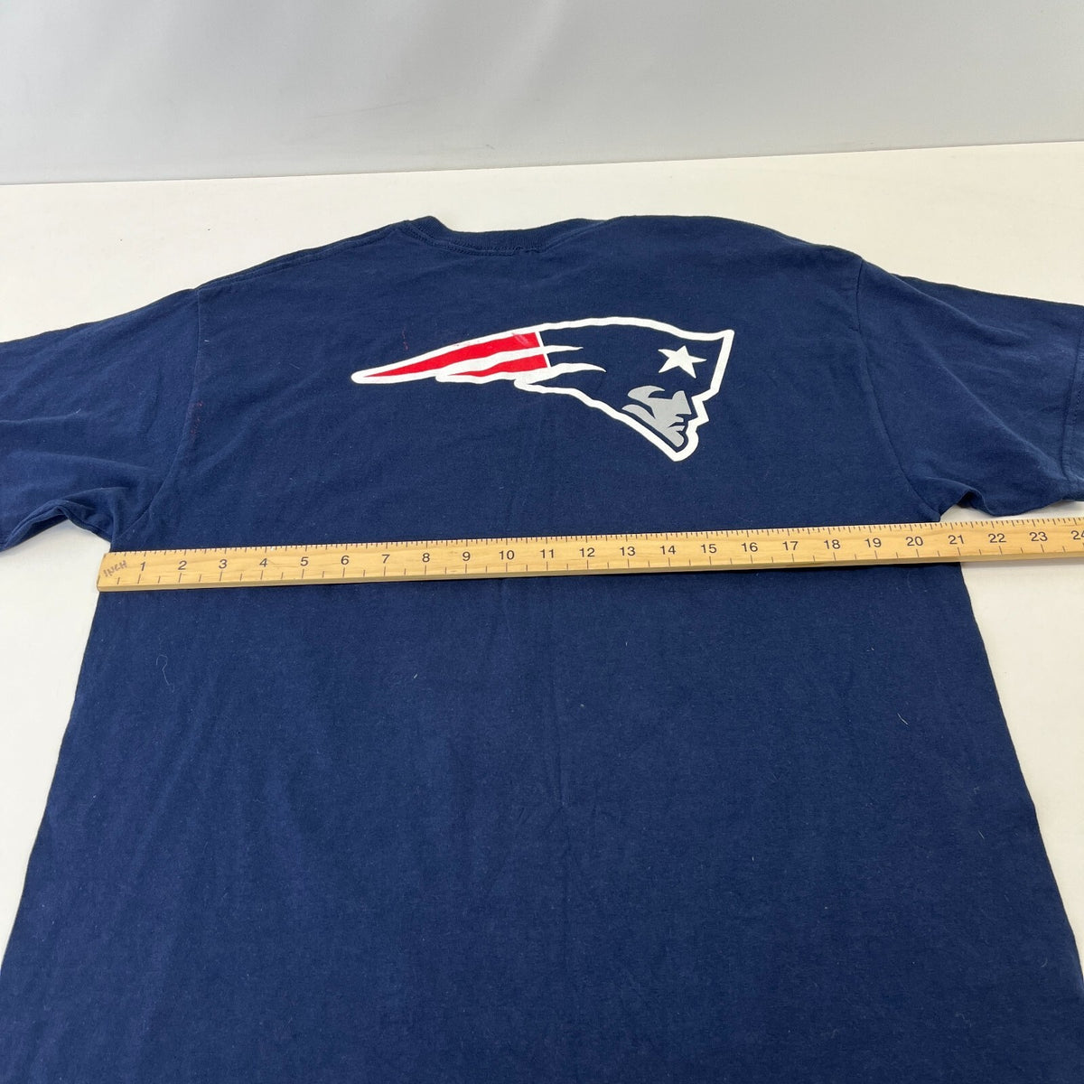 New England Patriots NFL Graphic T-Shirt Mens size Large Navy Football Fan Tee