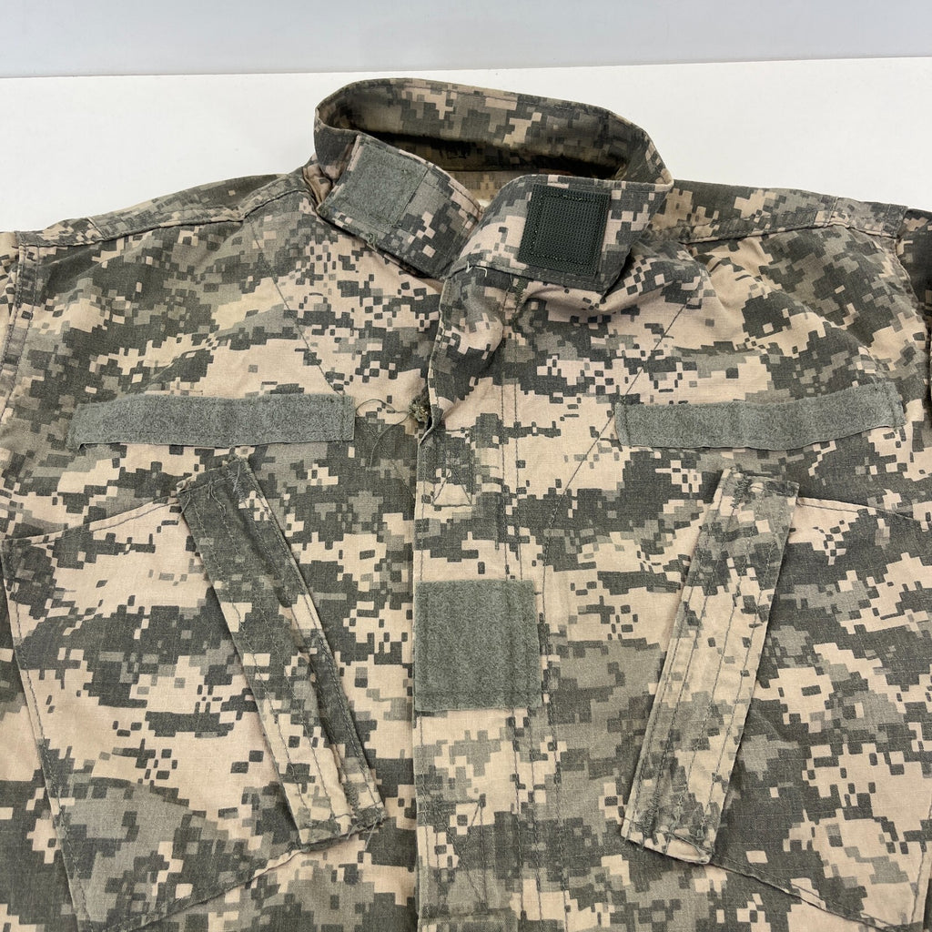 US Army Surplus Issue Digital Jacket Camo Combat Uniform size Small-Regular