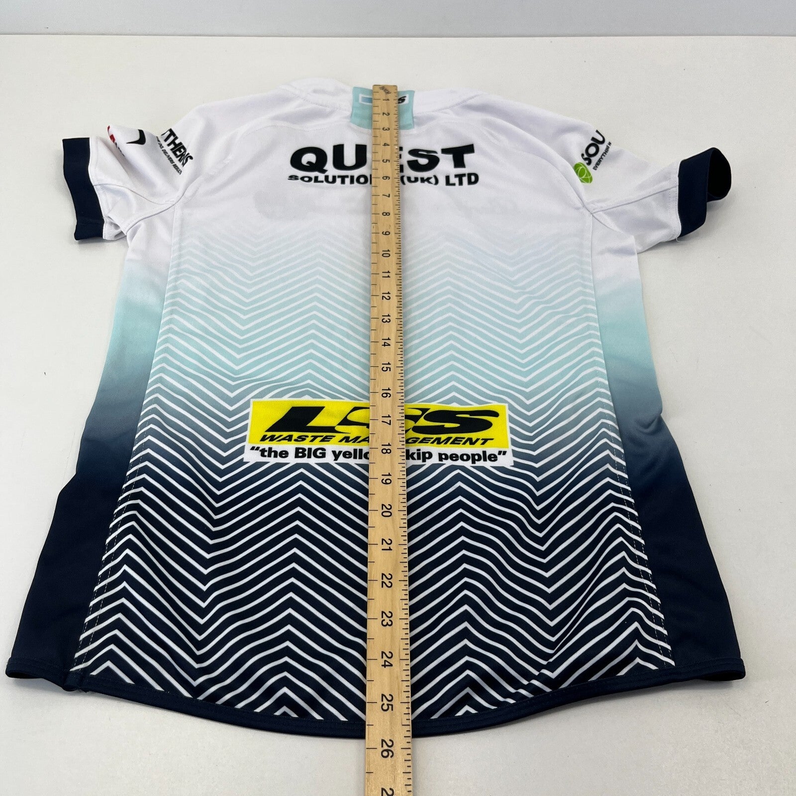 Leeds Rhinos Rugby Shirt Women's size 8 - ISC Adult Jersey Top