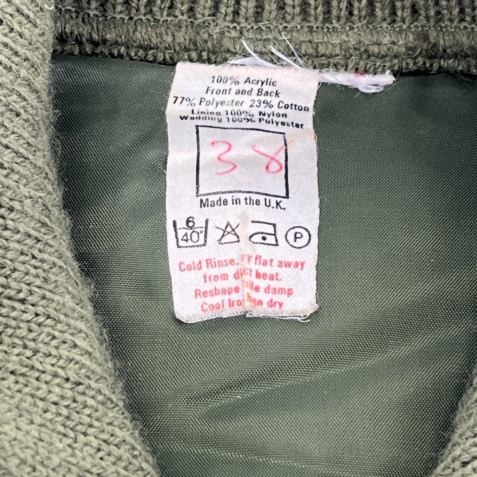 British Military Green Thermal Quilted Cold Weather Jacket size 38 (medium)