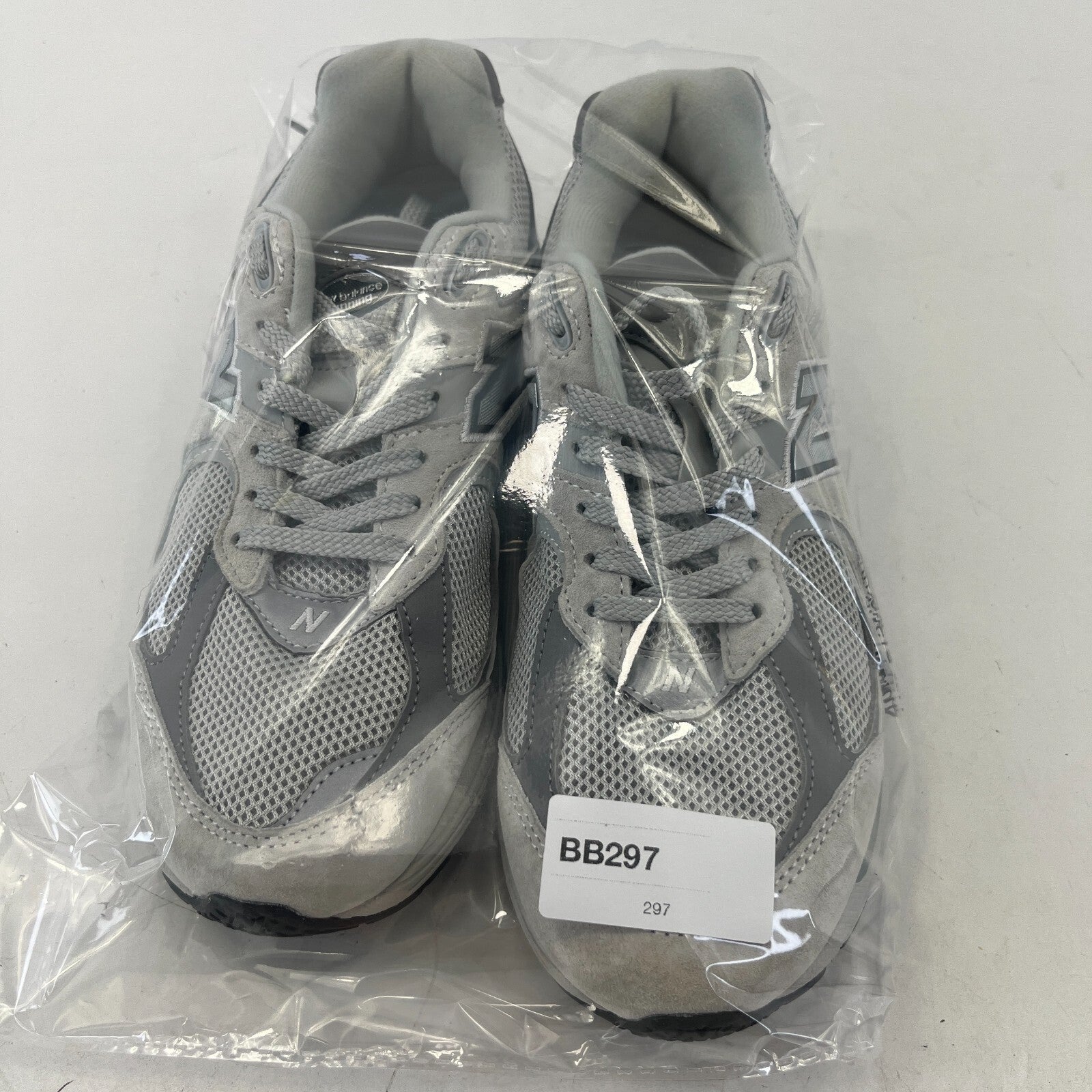 New Balance 2002R Trainers Grey Suede Leather & Mesh size UK 6.5 EU 40