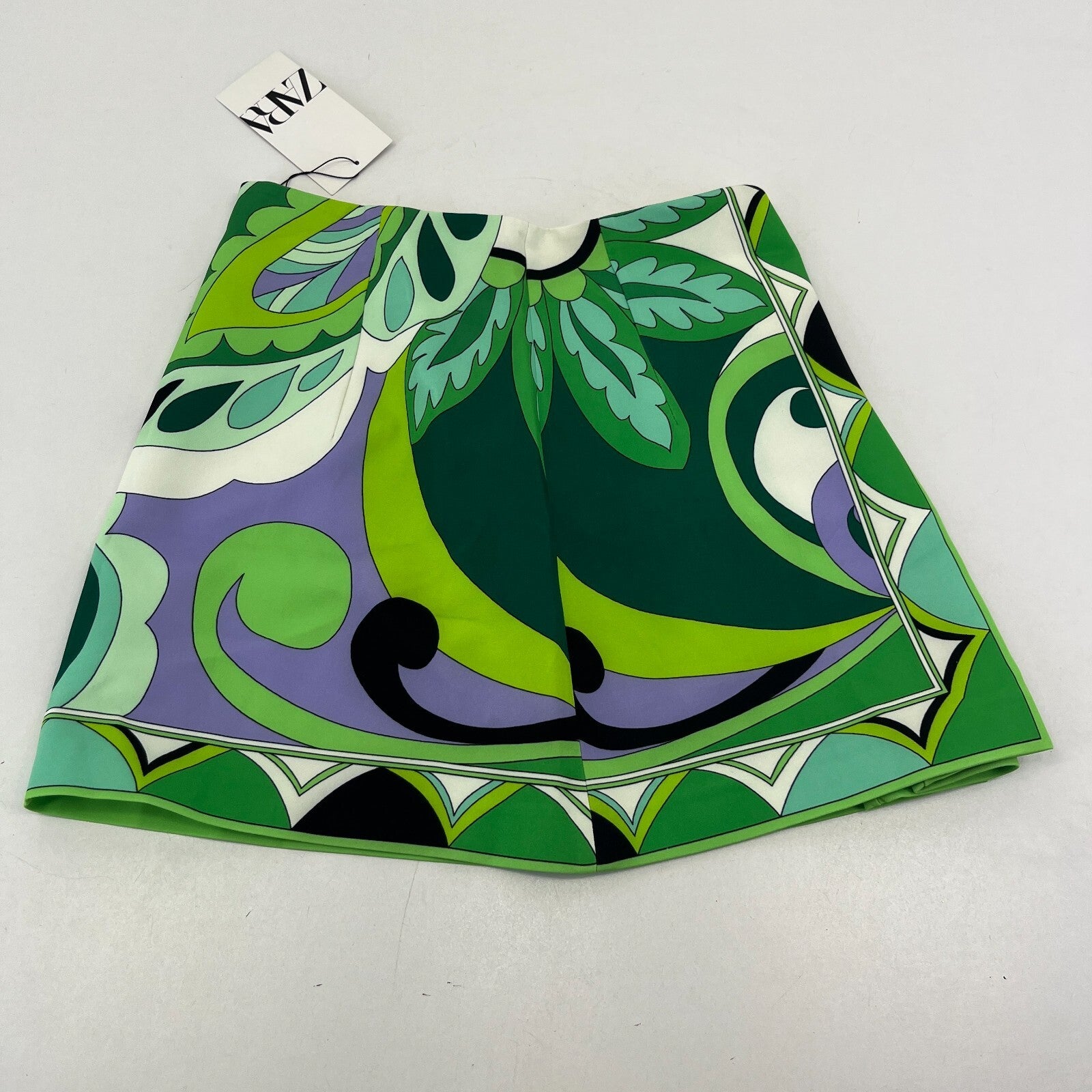 Zara Green & Multicolor Mini Skirt Abstract Print size Small - New with Tags
