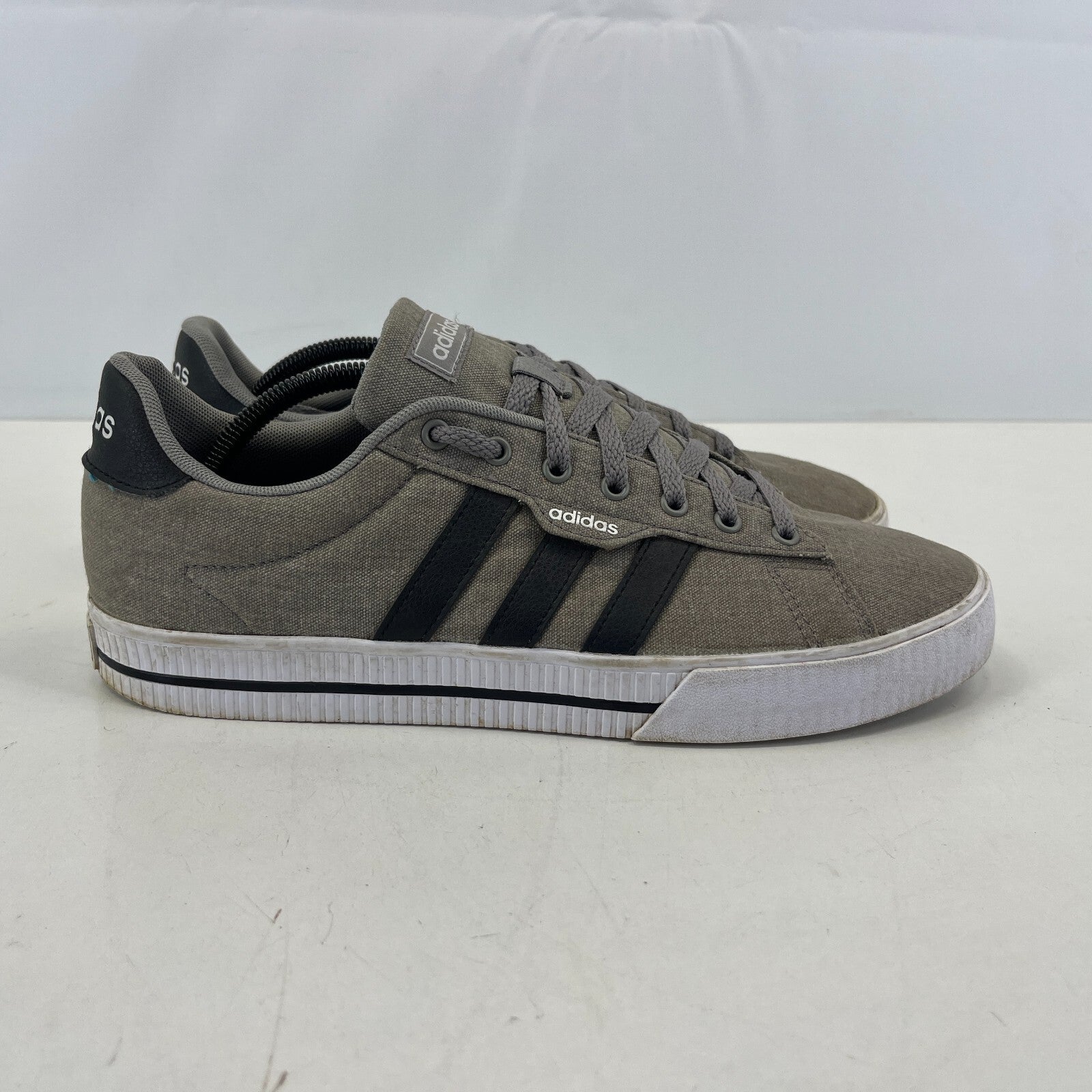 Adidas Daily 3.0 Men’s Trainers Dove Grey size UK 10 - EU 44 2/3 - FW3270