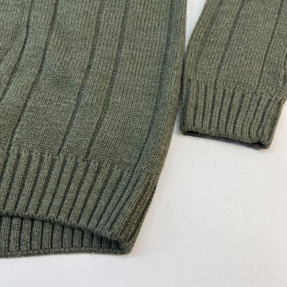PG Field Men’s Jumper Dark Green Cable Knit Chunky V-Neck Sweater size Large