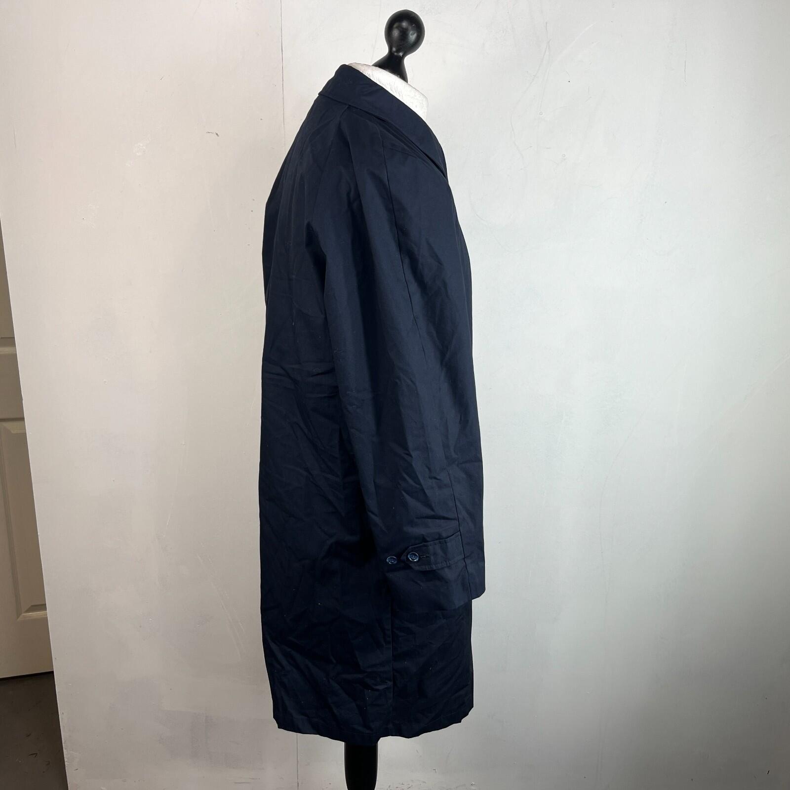 Vintage Men's Trench Coat in Navy Blue with Removable Liner size R40 Raincoat