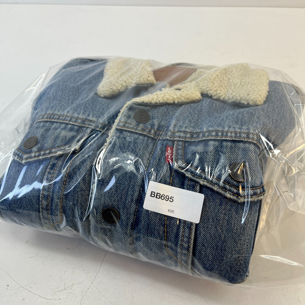 Levi’s Men’s Sherpa Lined Denim Trucker Jacket Blue Jean Coat size Small