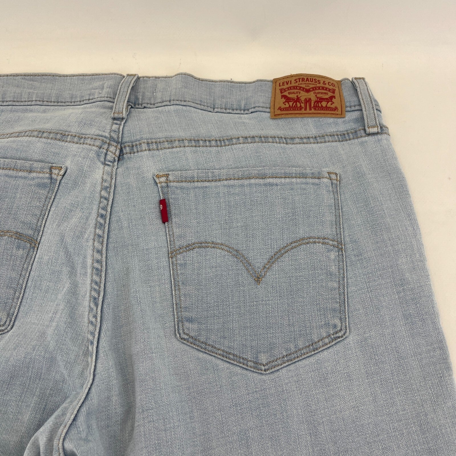 Levi's 315 Shaping Bootcut Women’s Jeans W32" L30" Light Blue Denim