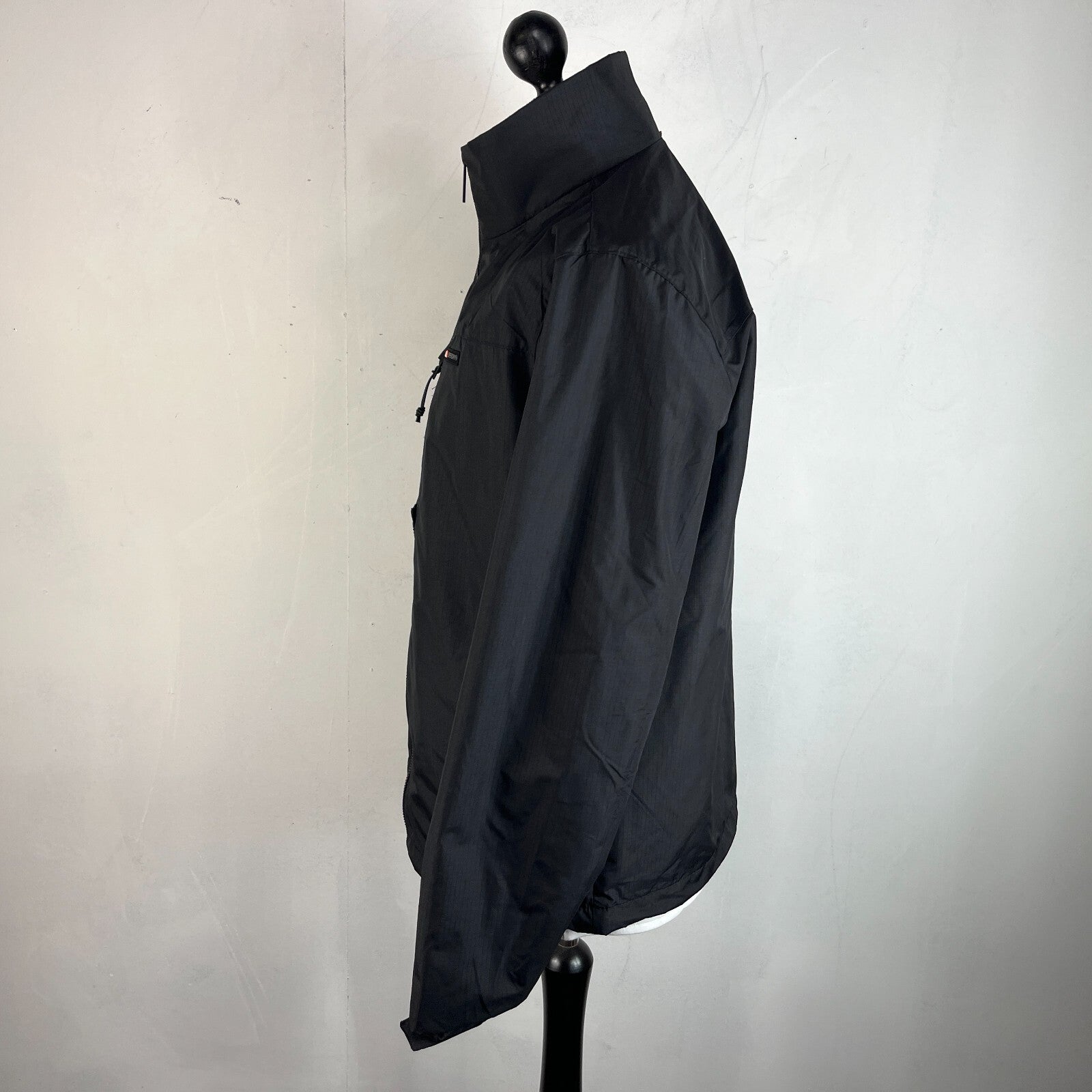 Superdry Men's Softshell Windbreaker Jacket in Black Ripstop UK size M