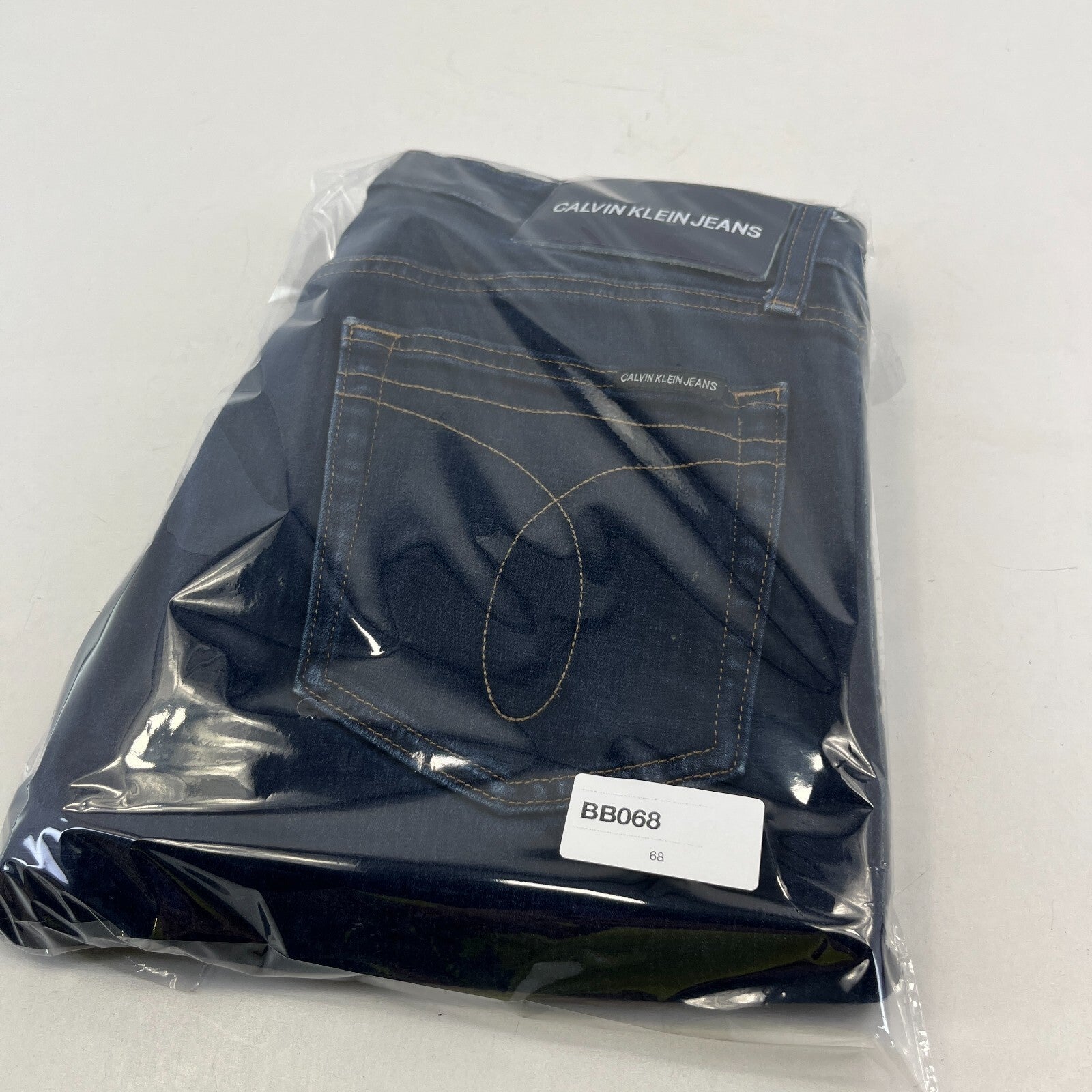 Calvin Klein Dark Blue Wash Slim Fit Jeans Men's size W30" L30" - Mint