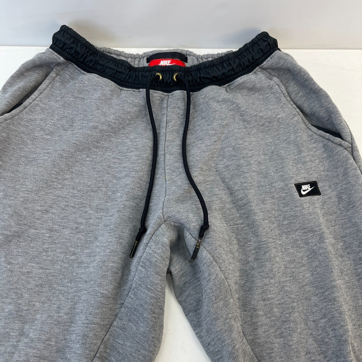 Nike Mens Jogger Trousers size M Grey Activewear Elastic Drawcord Leg L27"
